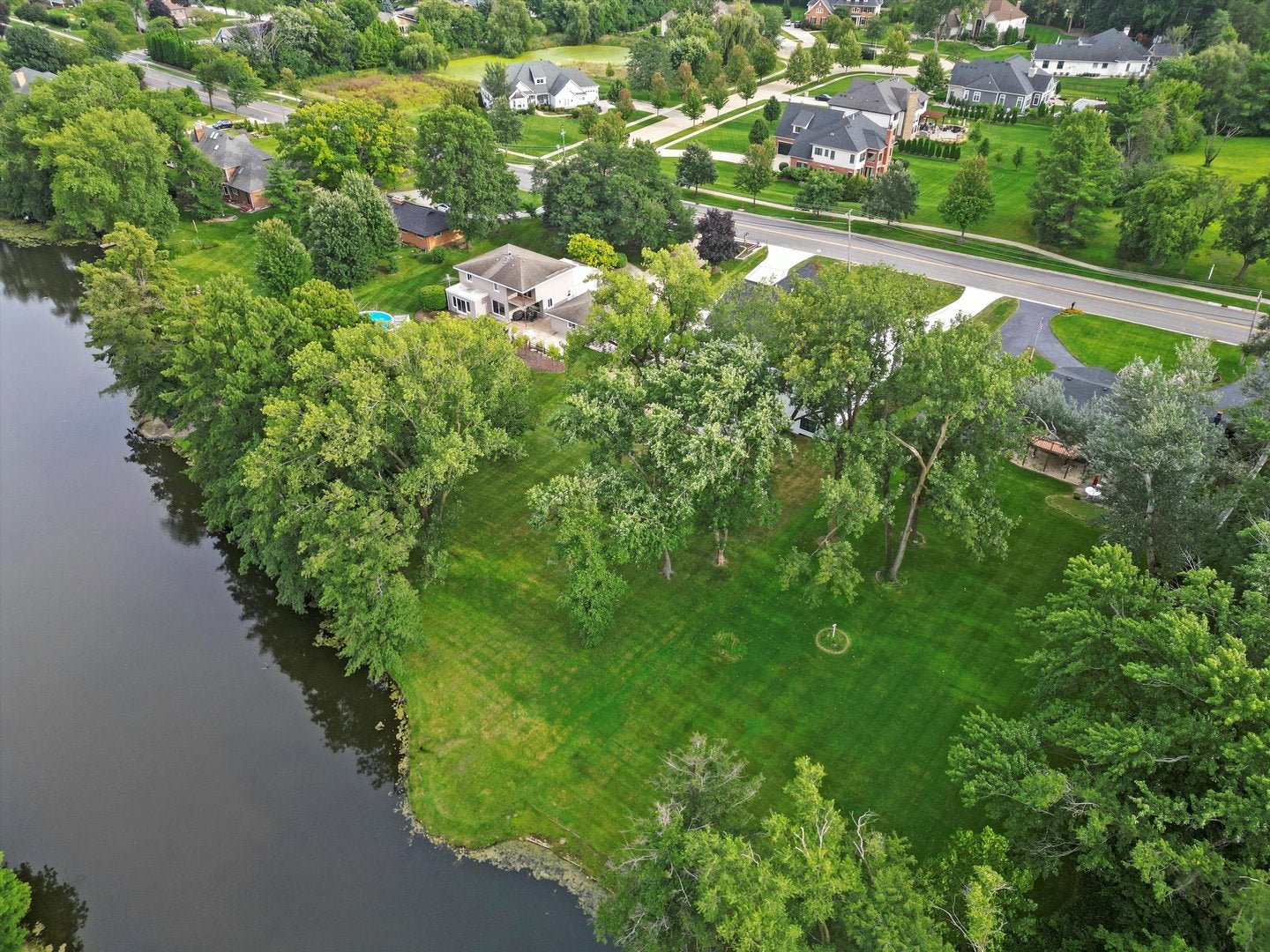 Burr Ridge, Illinois, 60527, United States, 6 Bedrooms Bedrooms, ,6 BathroomsBathrooms,Residential,Active,1929664