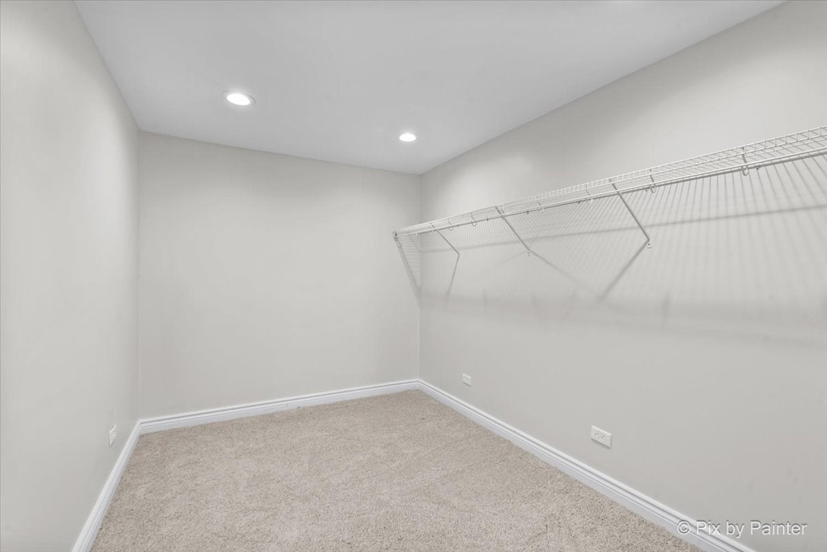 St. Charles, Illinois, 60175, United States, 5 Bedrooms Bedrooms, ,5 BathroomsBathrooms,Residential,Active,1959536