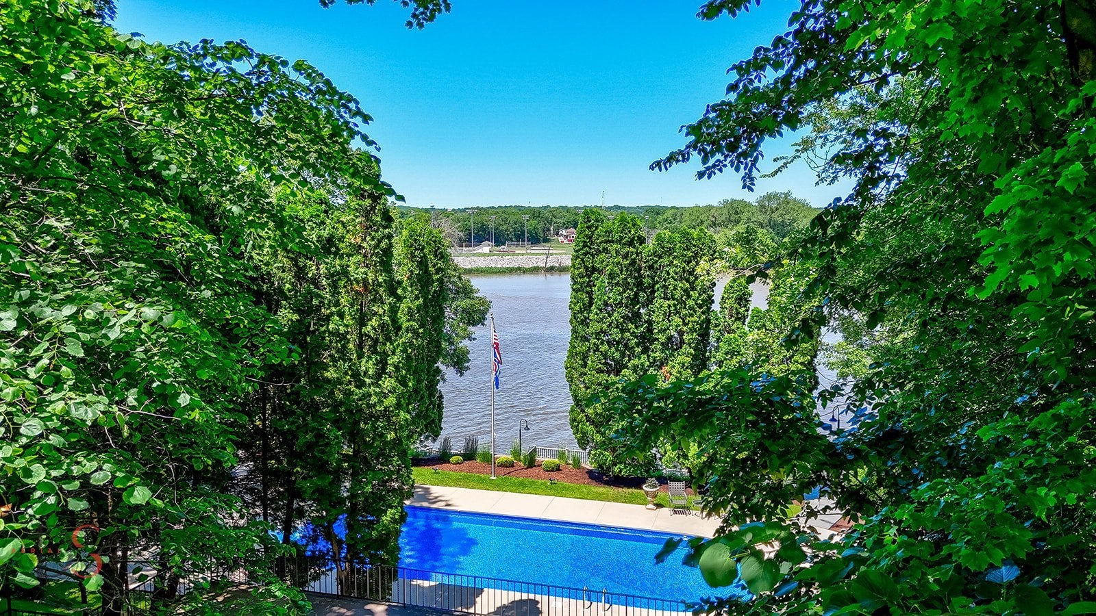 Ottawa, Illinois, 61350, United States, 4 Bedrooms Bedrooms, ,7 BathroomsBathrooms,Residential,Active,1953376