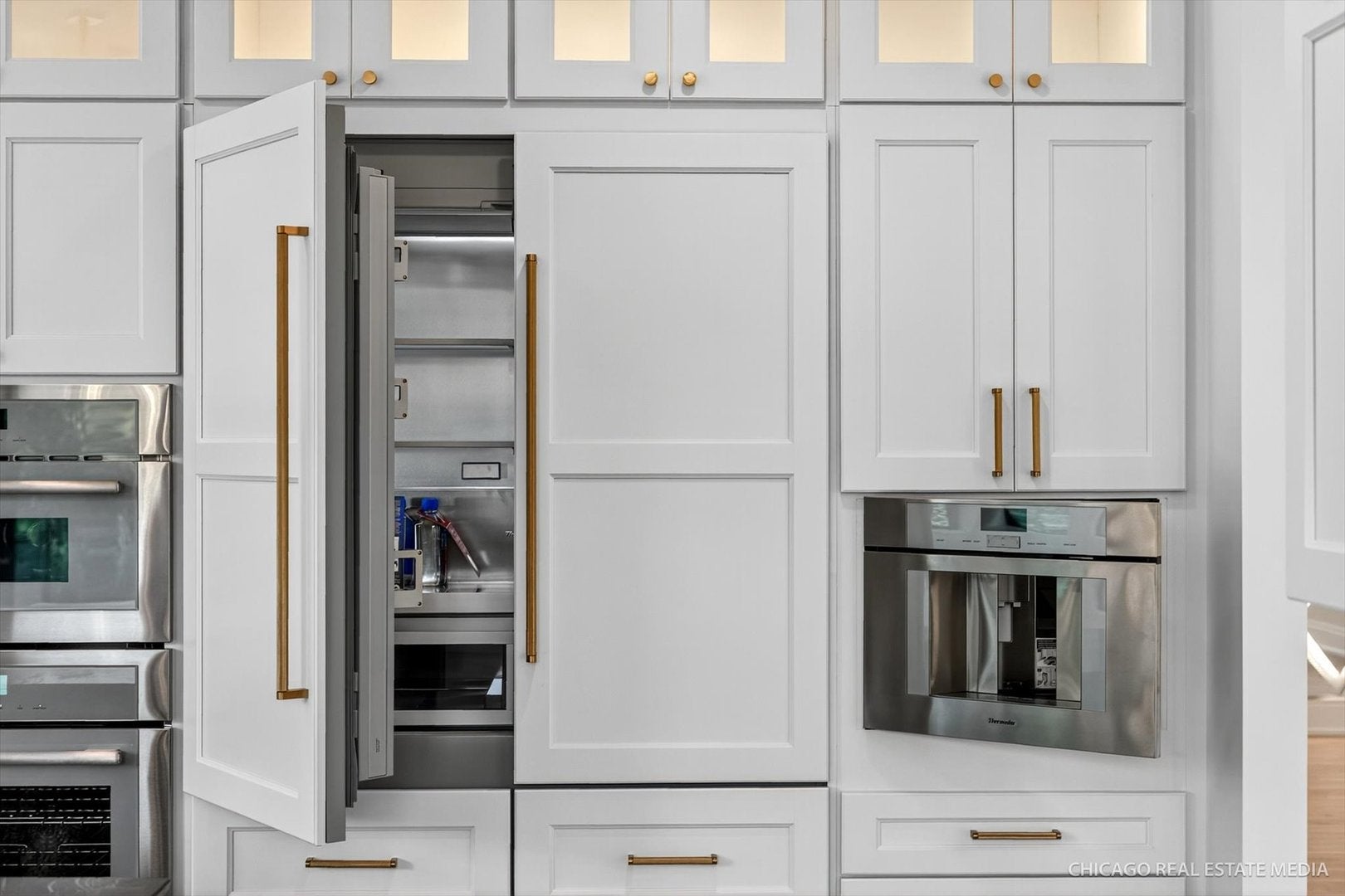 Burr Ridge, Illinois, 60527, United States, 5 Bedrooms Bedrooms, ,6 BathroomsBathrooms,Residential,Active,1995246