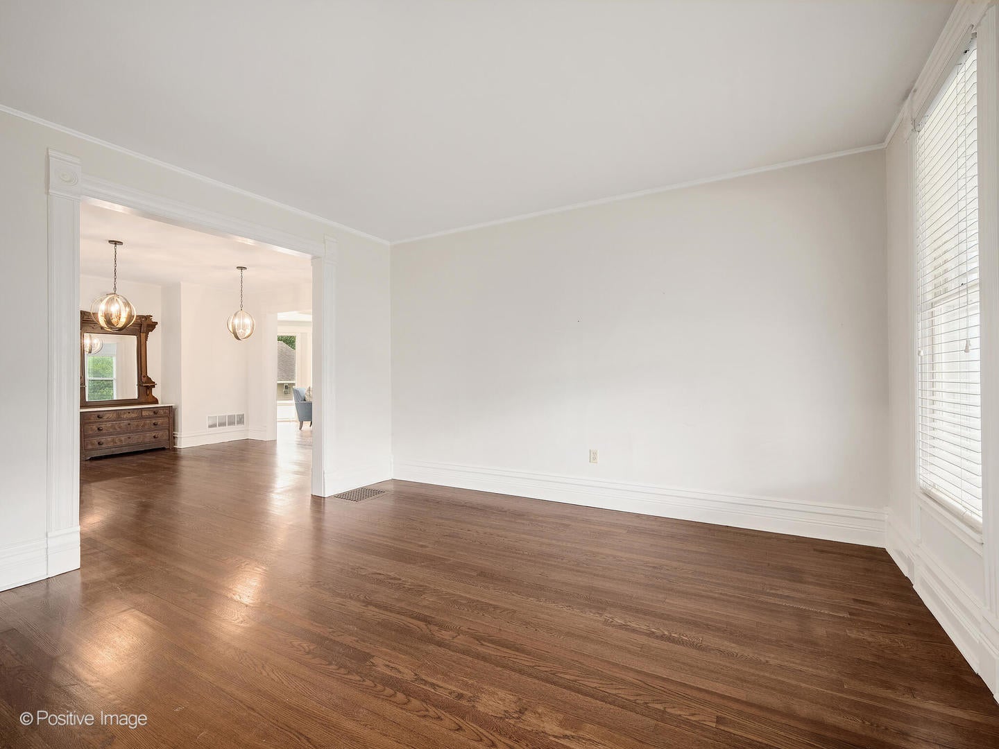Wheaton, Illinois, 60187, United States, 4 Bedrooms Bedrooms, ,3 BathroomsBathrooms,Residential,Active,1922330