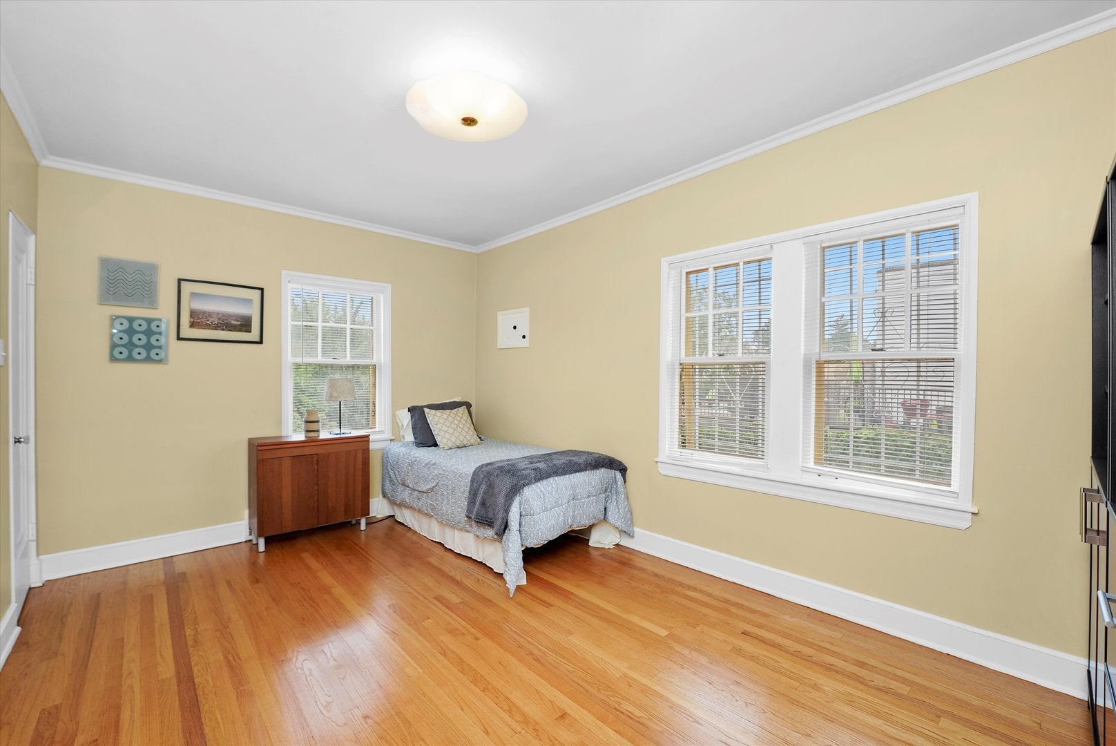 Oak Park, Illinois, 60302, United States, 7 Bedrooms Bedrooms, ,6 BathroomsBathrooms,Residential,Active,1894236