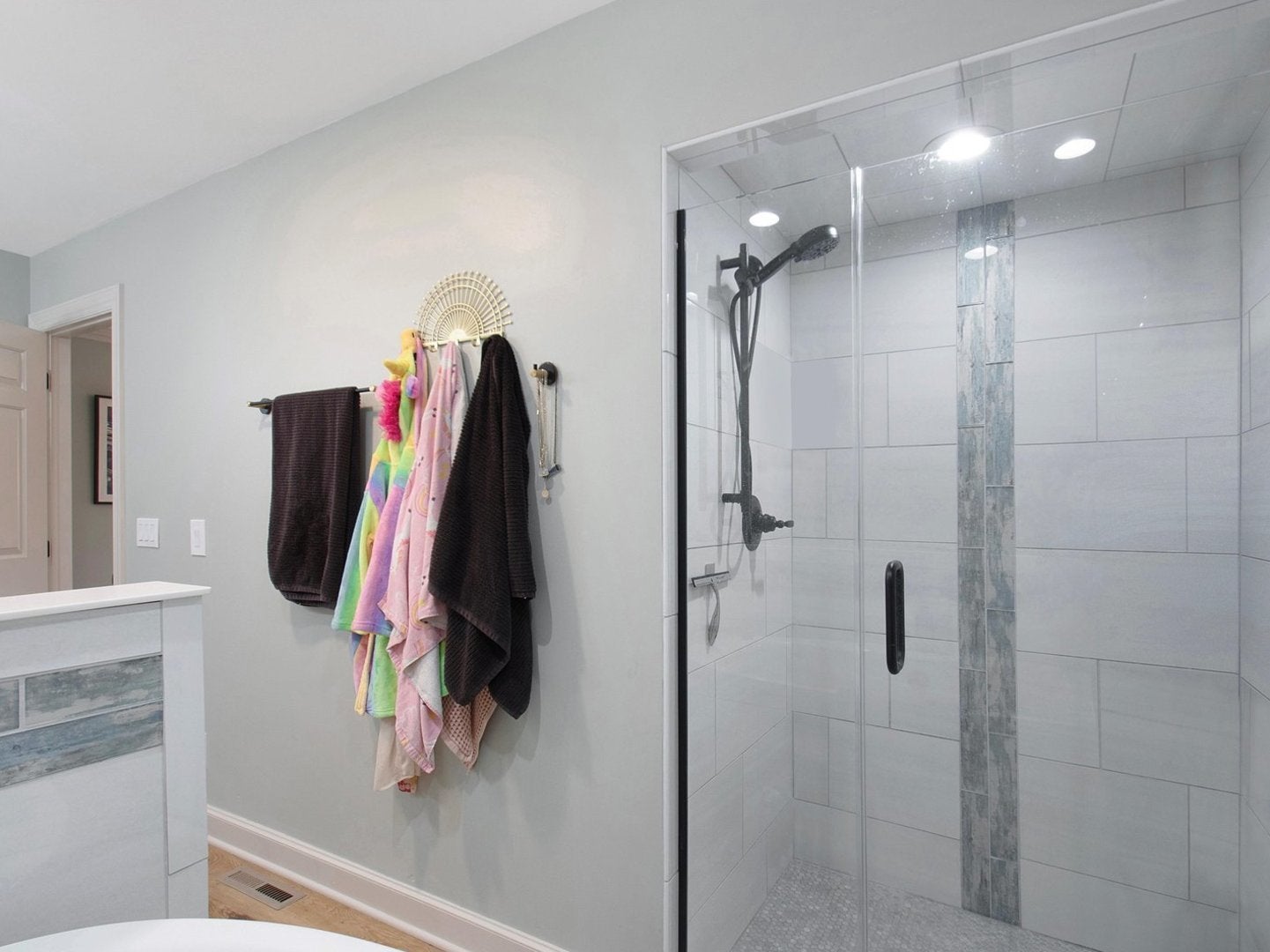 Rockford, Illinois, 61107, United States, 6 Bedrooms Bedrooms, ,7 BathroomsBathrooms,Residential,Active,1988460