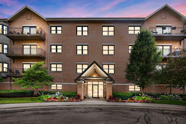 20 TRAFALGAR SQ UNIT 211, LINCOLNSHIRE, IL 60069 - Image 1