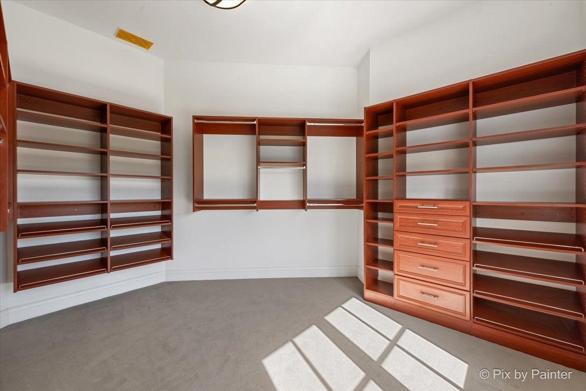 Lake Forest, Illinois, 60045, United States, 4 Bedrooms Bedrooms, ,6 BathroomsBathrooms,Residential,Active,1954434