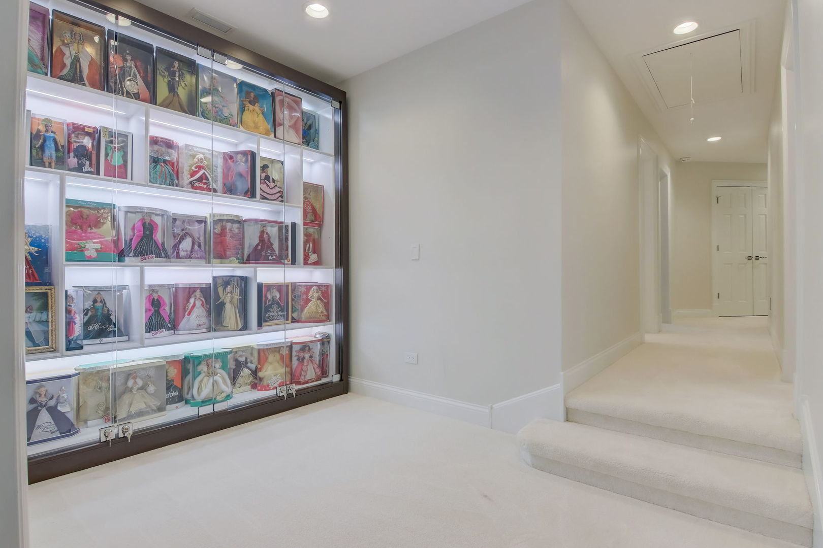 Barrington Hills, Illinois, 60021, United States, 4 Bedrooms Bedrooms, ,5 BathroomsBathrooms,Residential,Active,1968433