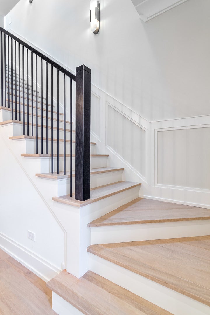 Chicago, Illinois, 60618, United States, 4 Bedrooms Bedrooms, ,5 BathroomsBathrooms,Residential,Active,1929682