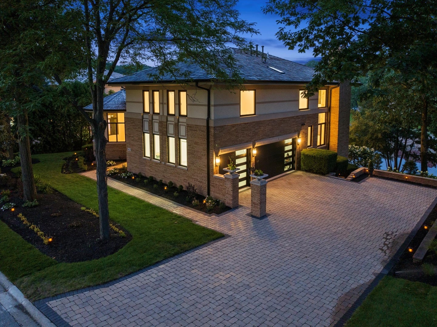 Burr Ridge, Illinois, 60527, United States, 5 Bedrooms Bedrooms, ,6 BathroomsBathrooms,Residential,Active,1927649
