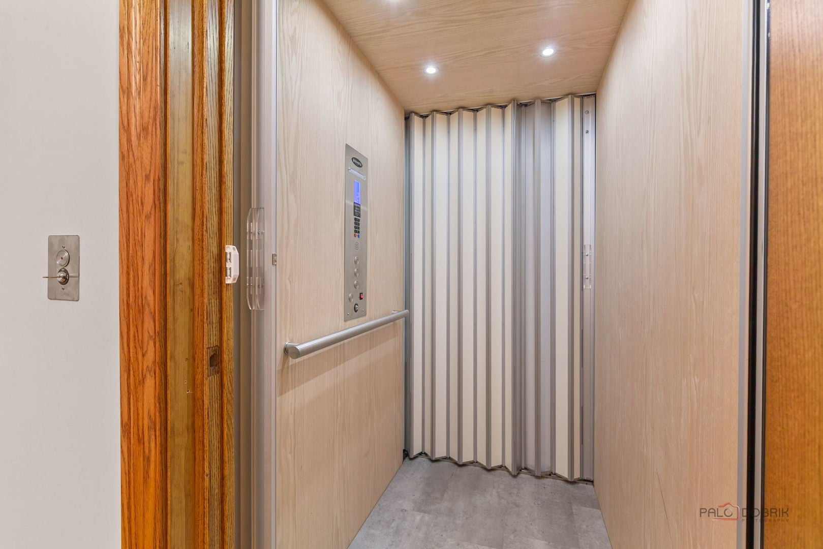 Mundelein, Illinois, 60060, United States, 4 Bedrooms Bedrooms, ,5 BathroomsBathrooms,Residential,Active,1934797