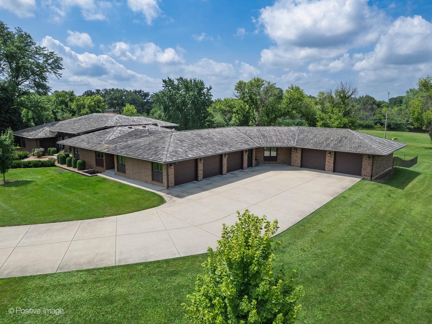 West Chicago, Illinois, 60185, United States, 6 Bedrooms Bedrooms, ,5 BathroomsBathrooms,Residential,Active,1904187