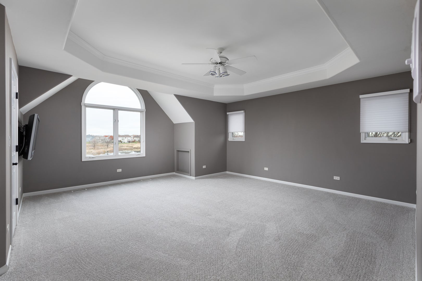 Plainfield, Illinois, 60585, United States, 5 Bedrooms Bedrooms, ,5 BathroomsBathrooms,Residential,Active,1995256