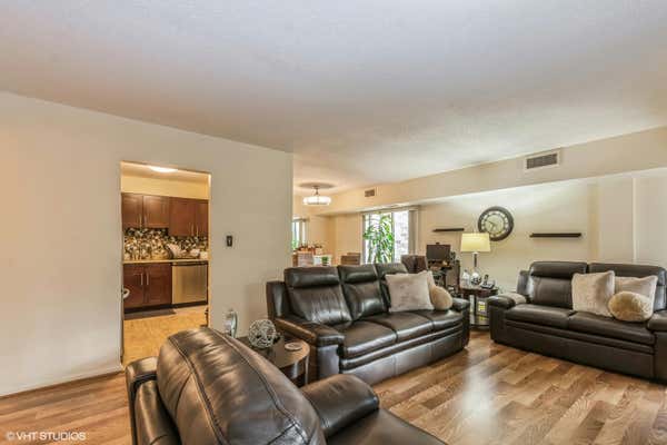 3505 LAKEVIEW DR APT 201, HAZEL CREST, IL 60429, photo 4 of 22