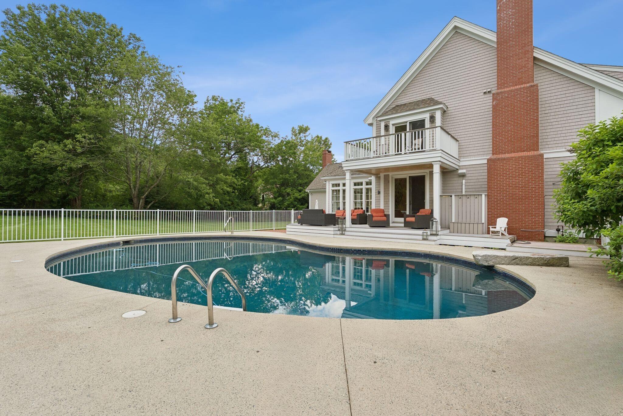 Cumberland, Maine, 04110, United States, 4 Bedrooms Bedrooms, ,5 BathroomsBathrooms,Residential,Active,1886783