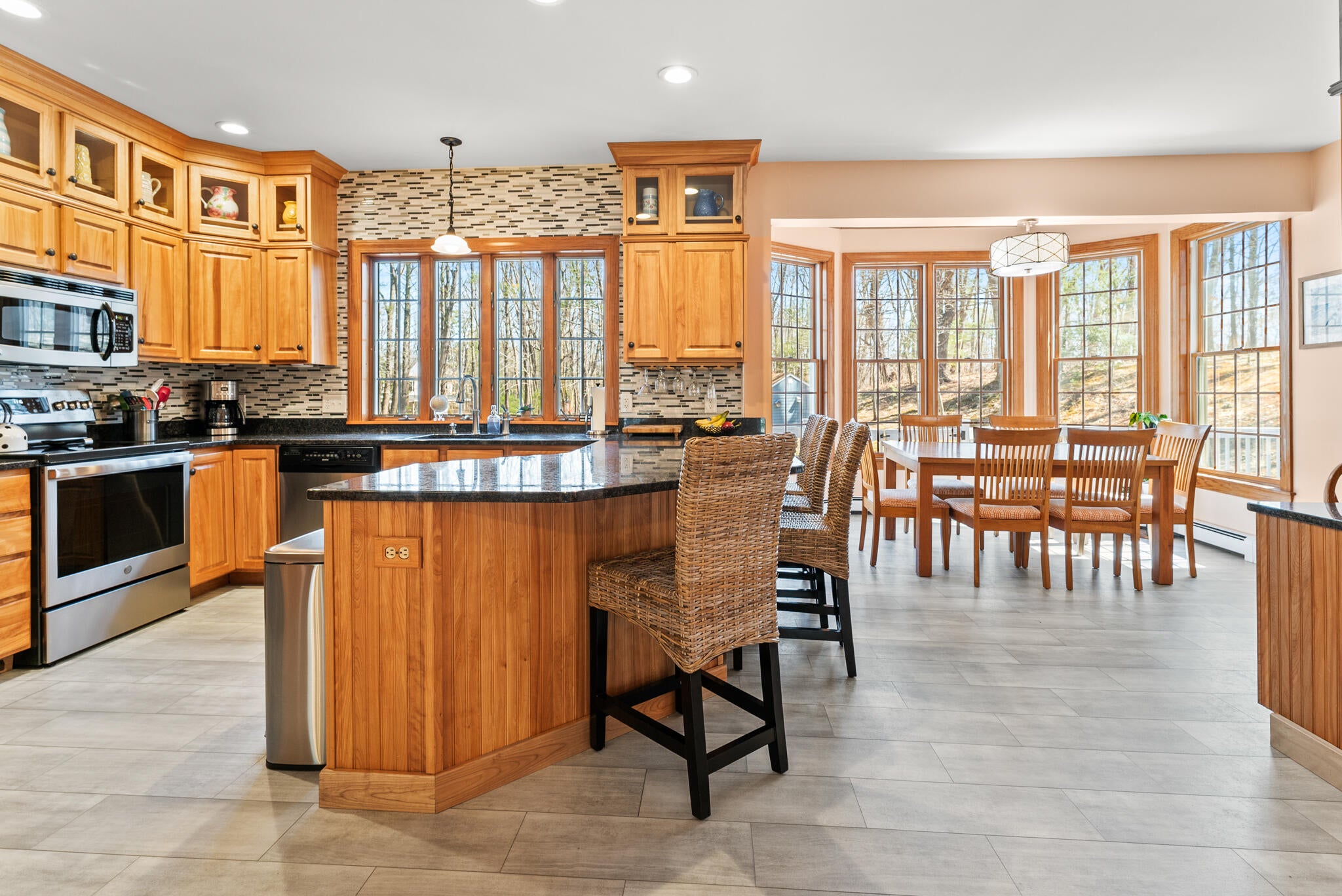 Ogunquit, Maine, 03907, United States, 4 Bedrooms Bedrooms, ,3 BathroomsBathrooms,Residential,Active,1772760