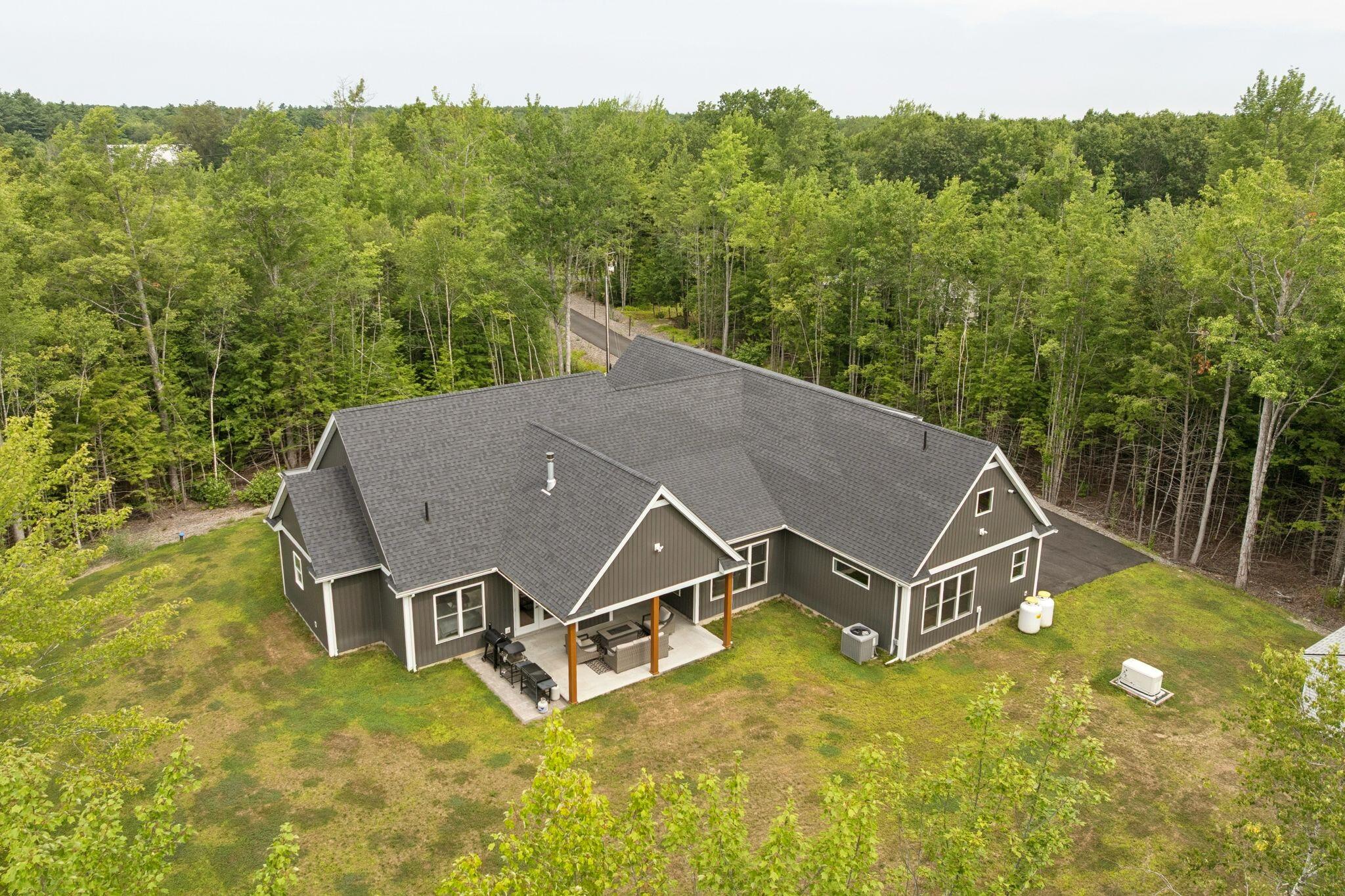 Buxton, Maine, 04093, United States, 4 Bedrooms Bedrooms, ,4 BathroomsBathrooms,Residential,Active,1909608