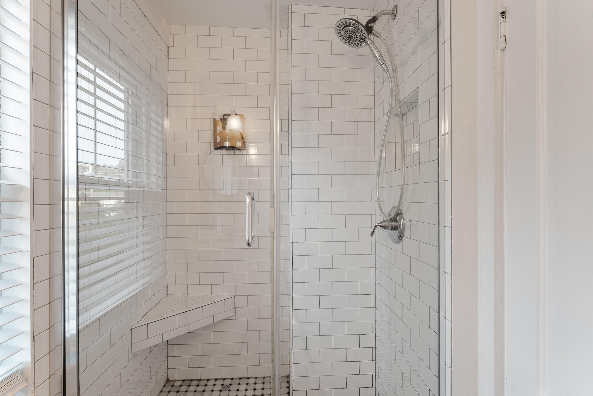 Ogunquit, Maine, 03907, United States, 7 Bedrooms Bedrooms, ,7 BathroomsBathrooms,Residential,Active,1942380