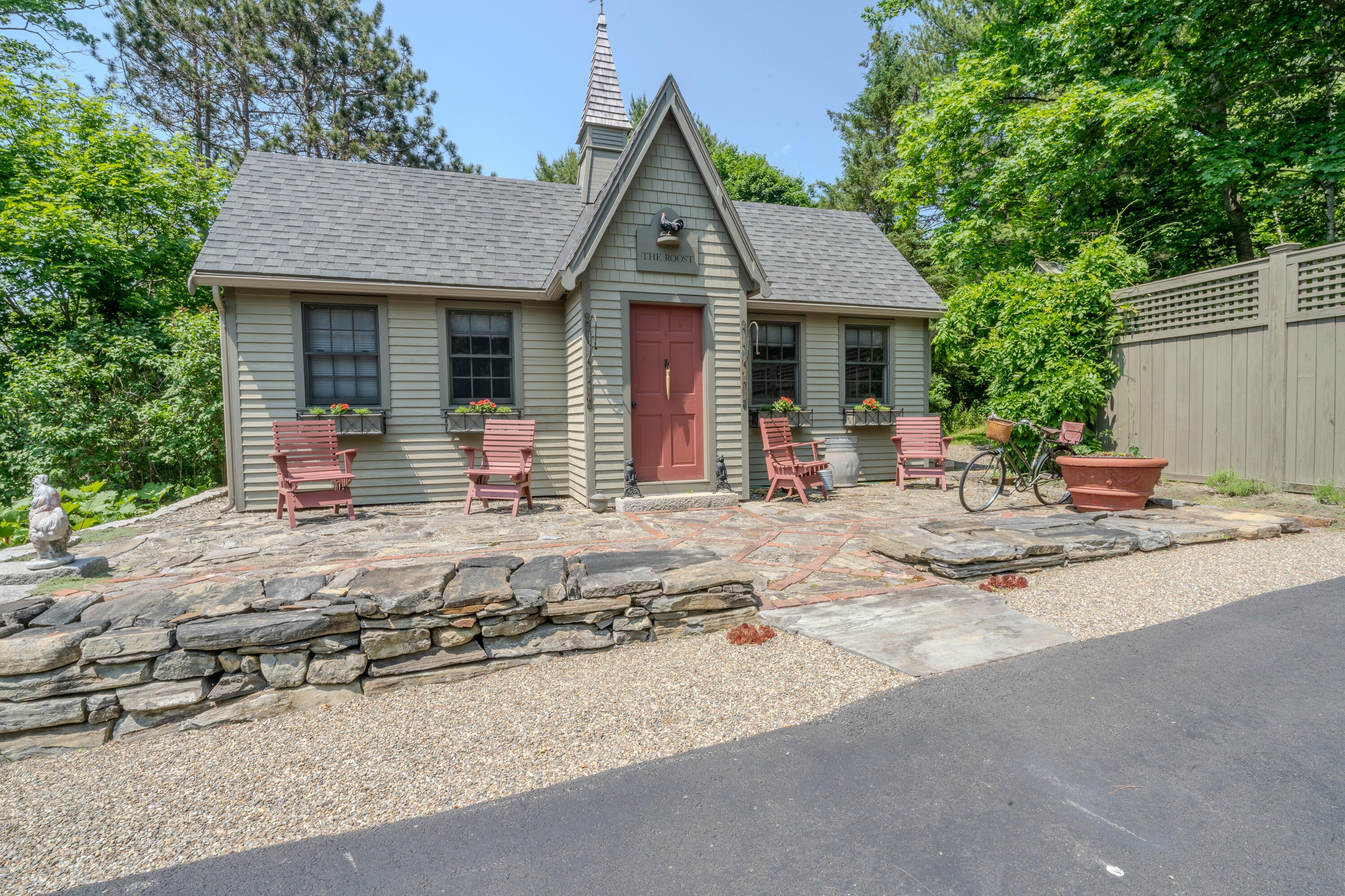 Belfast, Maine, 04915, United States, ,2 BathroomsBathrooms,Residential,Active,1762819