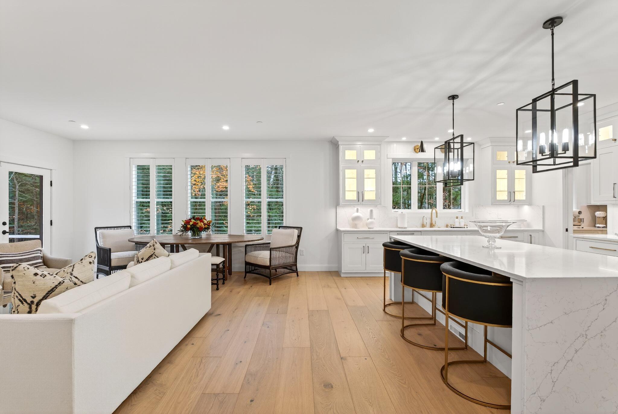 Cumberland, Maine, 04021, United States, ,5 BathroomsBathrooms,Residential,Active,1899925