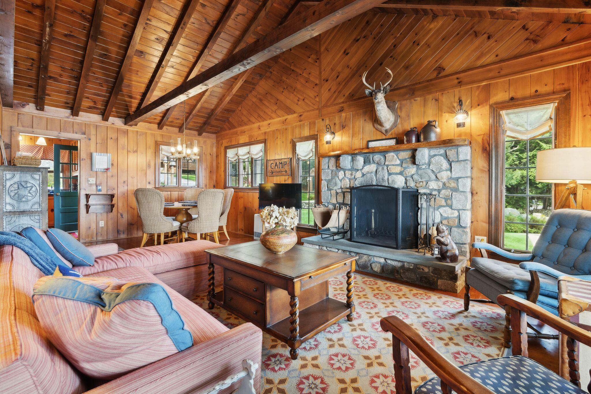 Naples, Maine, 04055, United States, 9 Bedrooms Bedrooms, ,8 BathroomsBathrooms,Residential,Active,1905064