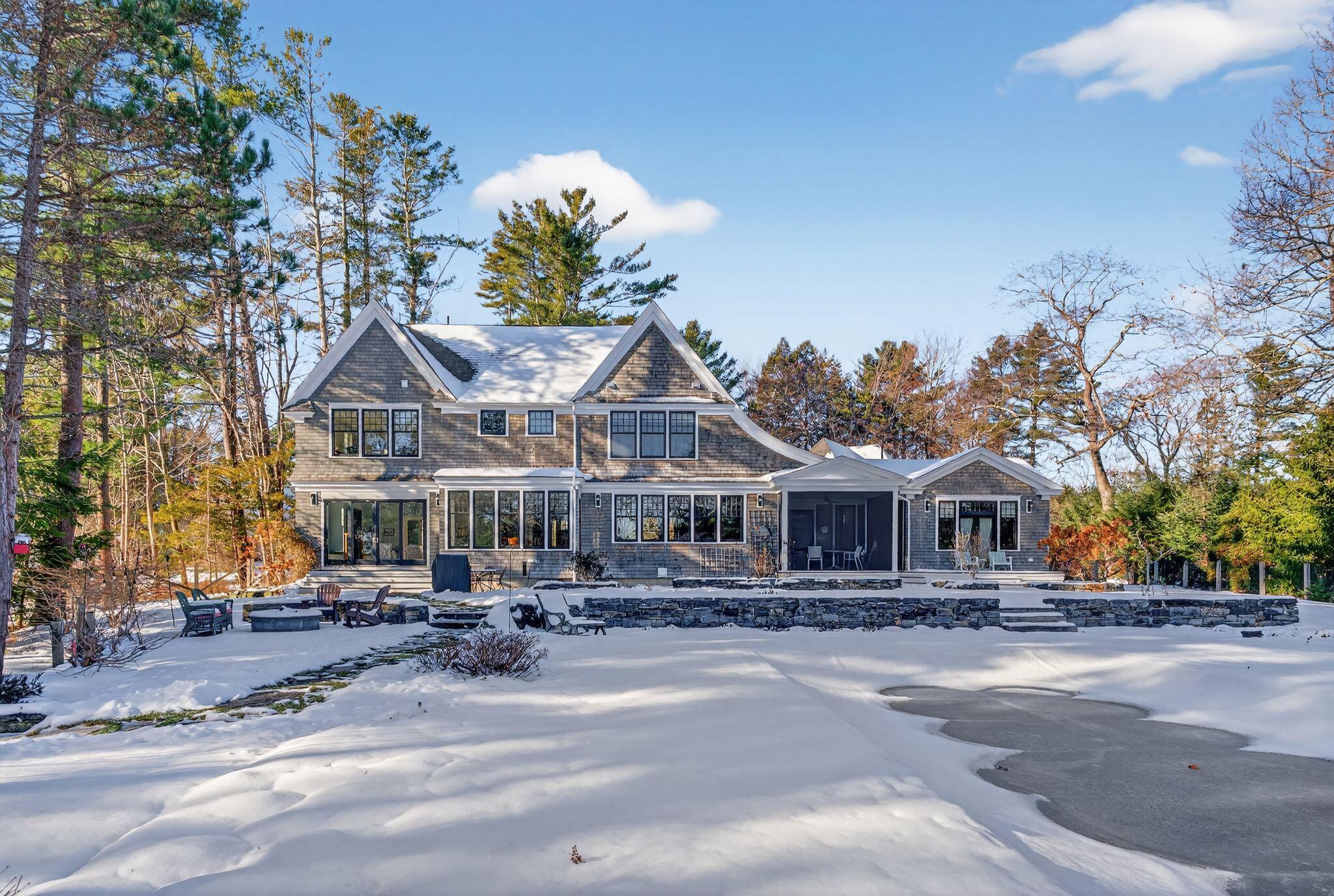 Falmouth, Maine, 04105, United States, 5 Bedrooms Bedrooms, ,6 BathroomsBathrooms,Residential,Active,1952276