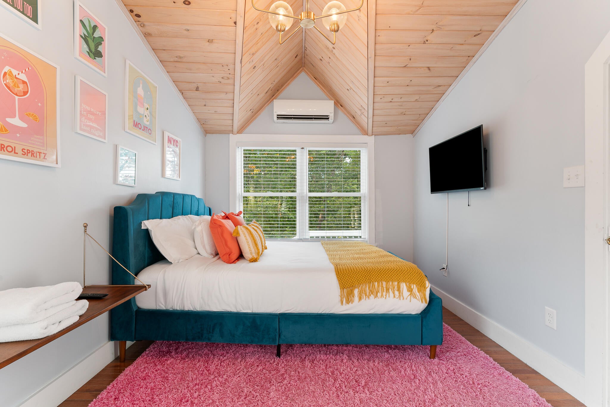 Ogunquit, Maine, 03907, United States, 7 Bedrooms Bedrooms, ,7 BathroomsBathrooms,Residential,Active,1942380