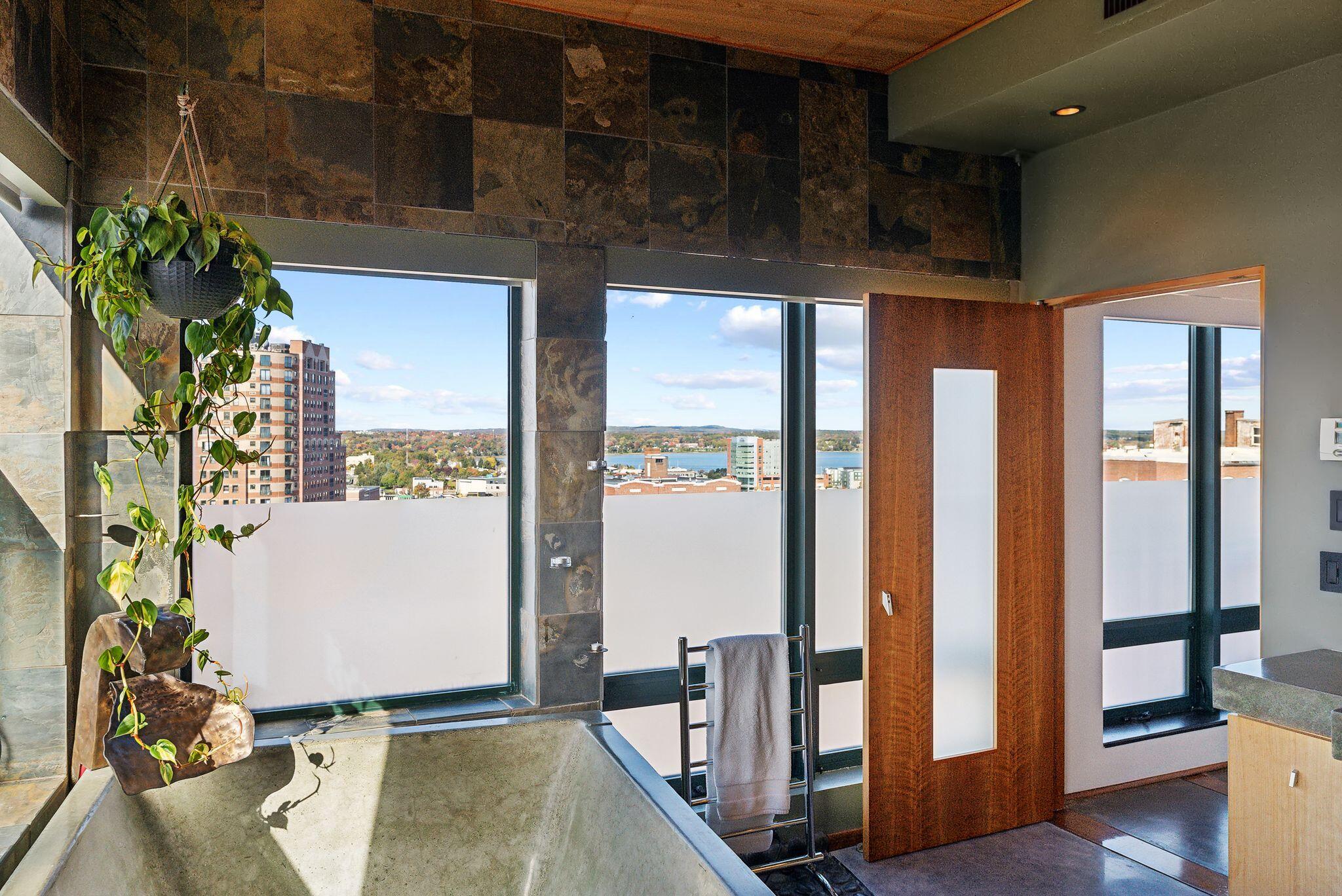 Portland, Maine, 04101, United States, 2 Bedrooms Bedrooms, ,3 BathroomsBathrooms,Residential,Active,1839414