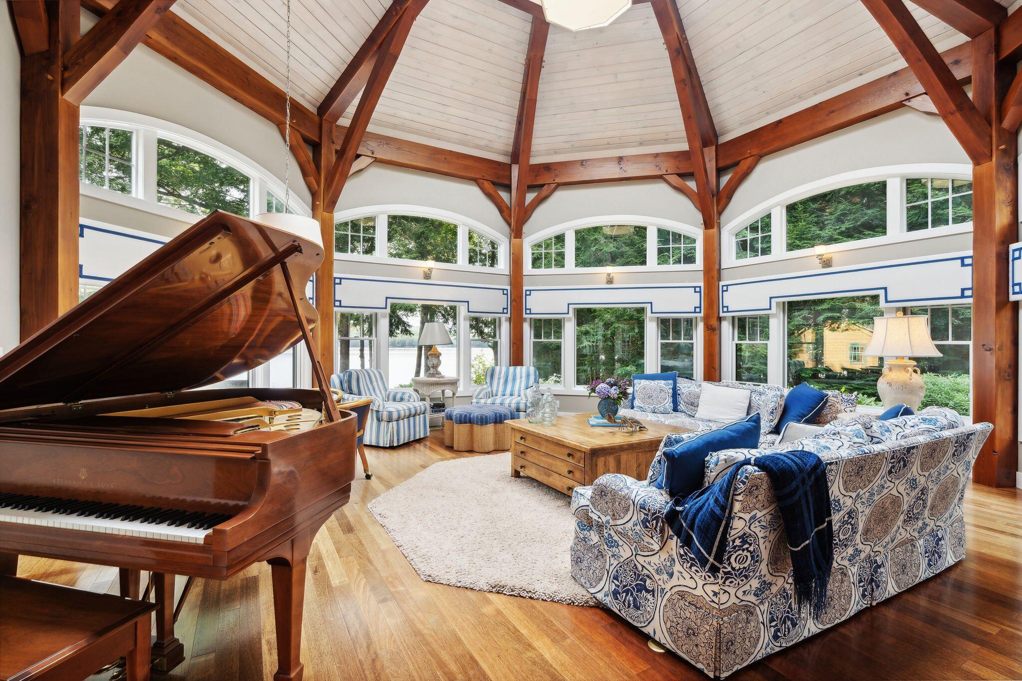Naples, Maine, 04055, United States, 9 Bedrooms Bedrooms, ,8 BathroomsBathrooms,Residential,Active,1905064