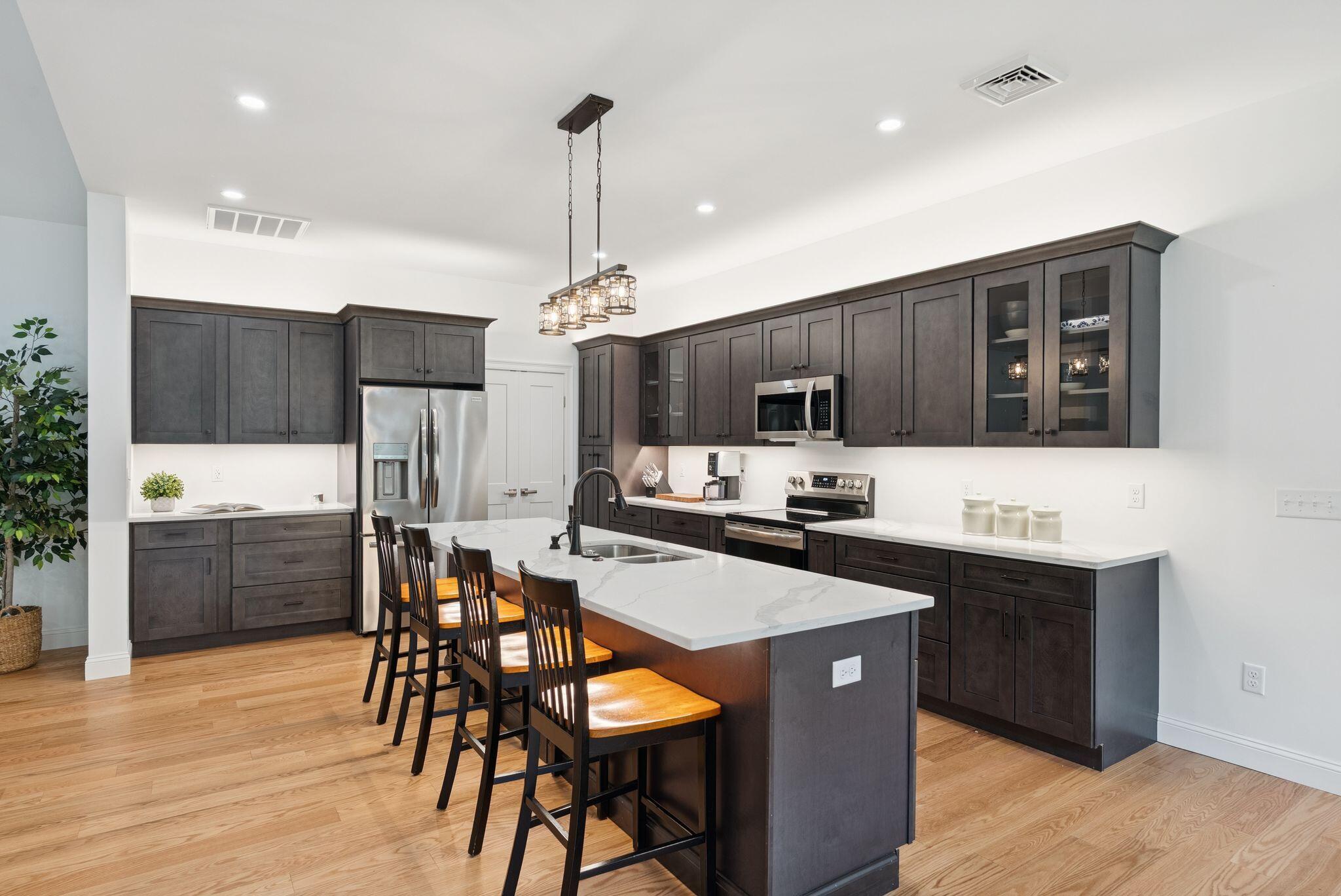 Buxton, Maine, 04093, United States, 4 Bedrooms Bedrooms, ,4 BathroomsBathrooms,Residential,Active,1909608