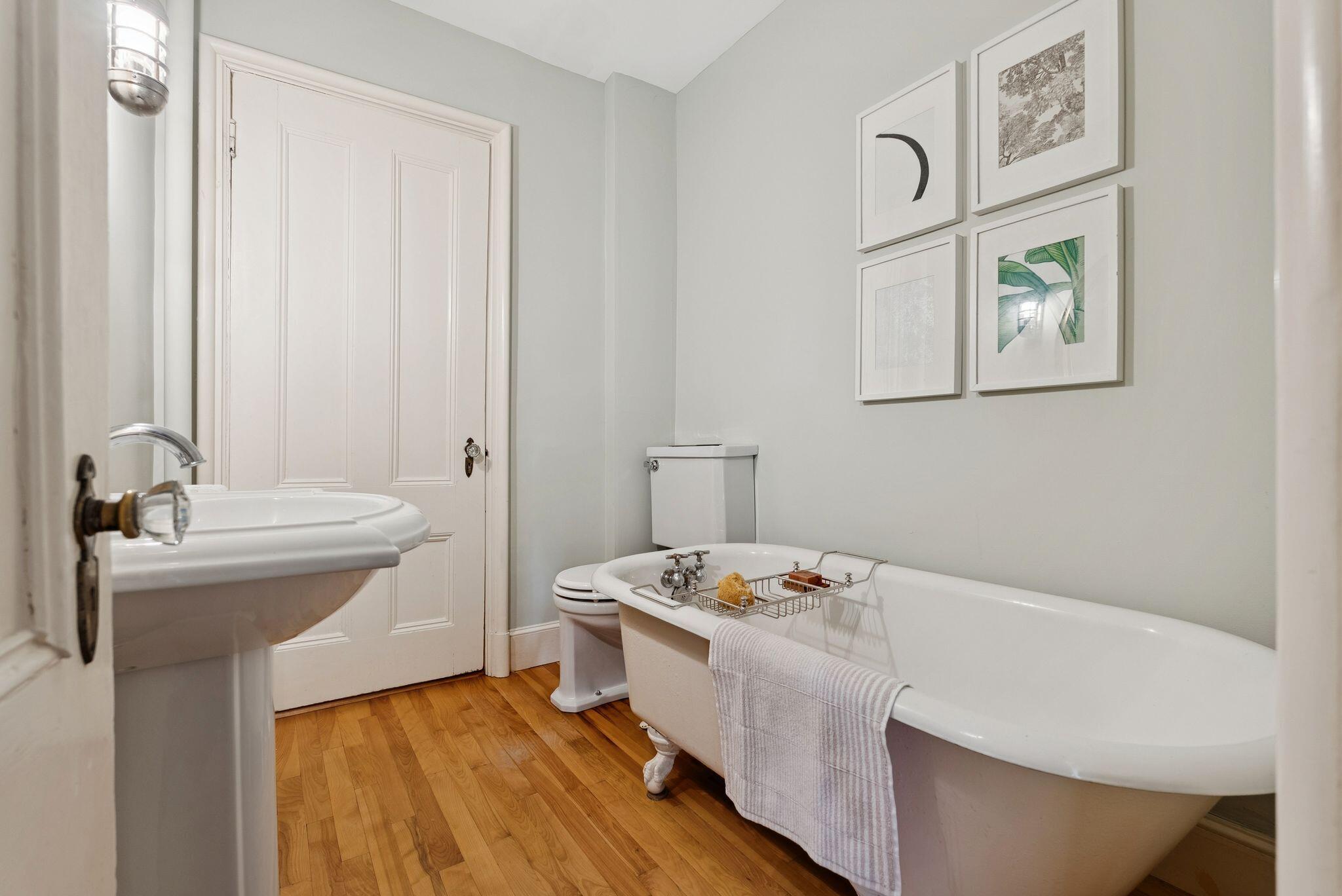 Portland, Maine, 04102, United States, 4 Bedrooms Bedrooms, ,3 BathroomsBathrooms,Residential,Active,1965802