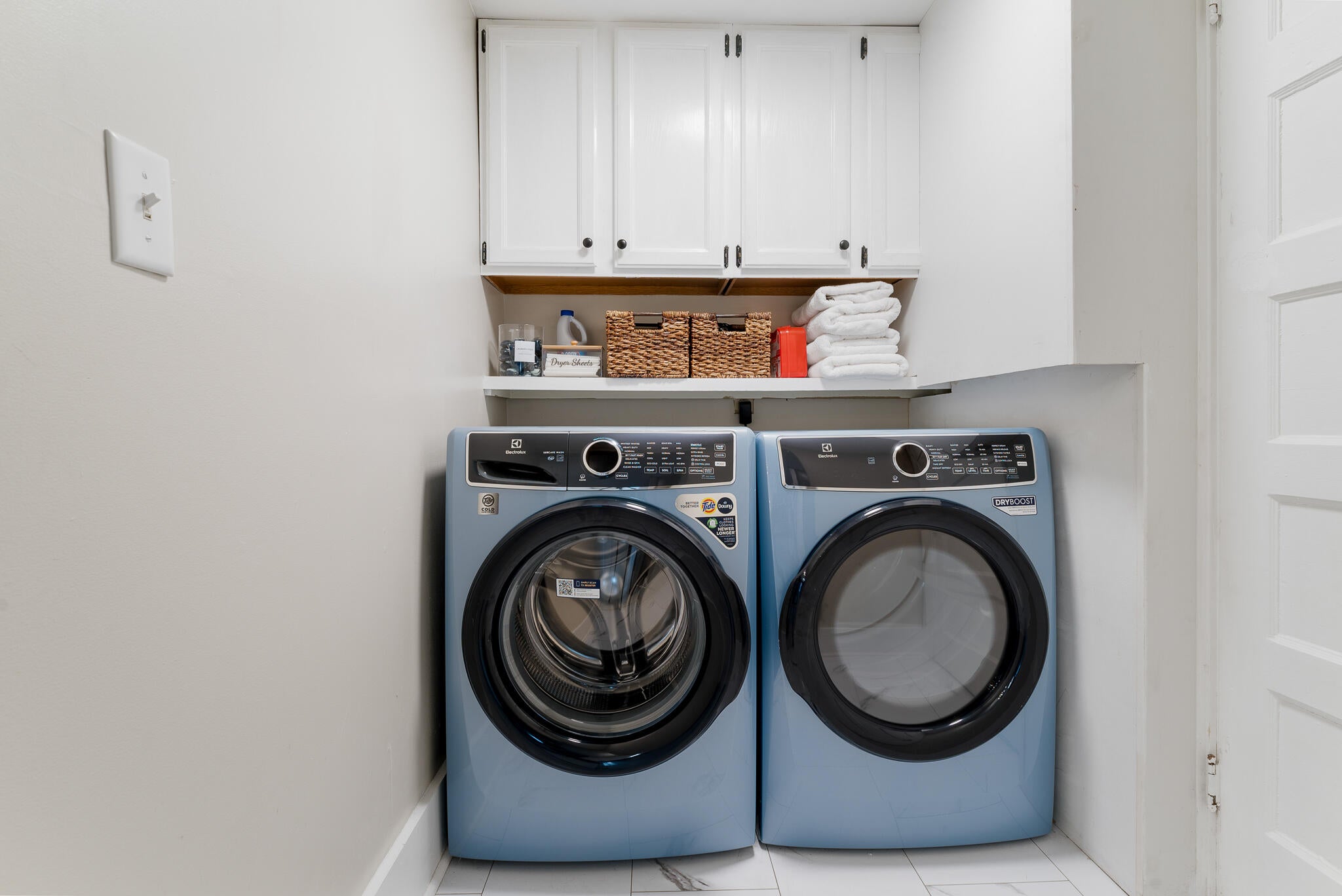 Ogunquit, Maine, 03907, United States, 7 Bedrooms Bedrooms, ,7 BathroomsBathrooms,Residential,Active,1942380