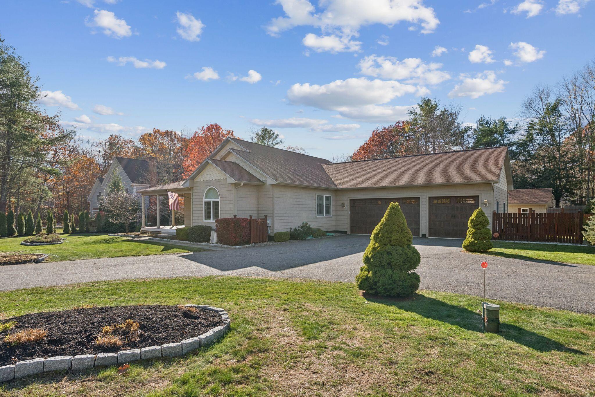 Brunswick, Maine, 04011, United States, 3 Bedrooms Bedrooms, ,3 BathroomsBathrooms,Residential,Active,1985566