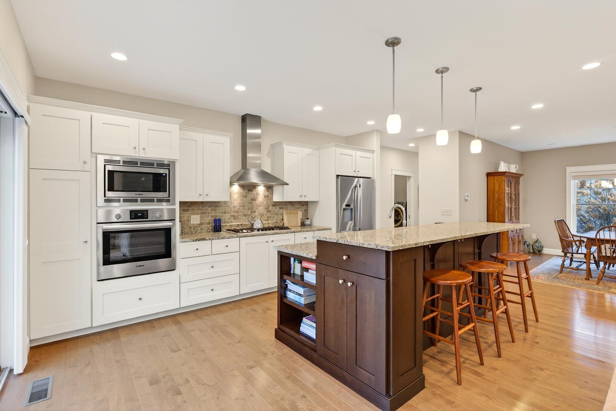 Falmouth, Maine, 04105, United States, 3 Bedrooms Bedrooms, ,4 BathroomsBathrooms,Residential,Active,1998574