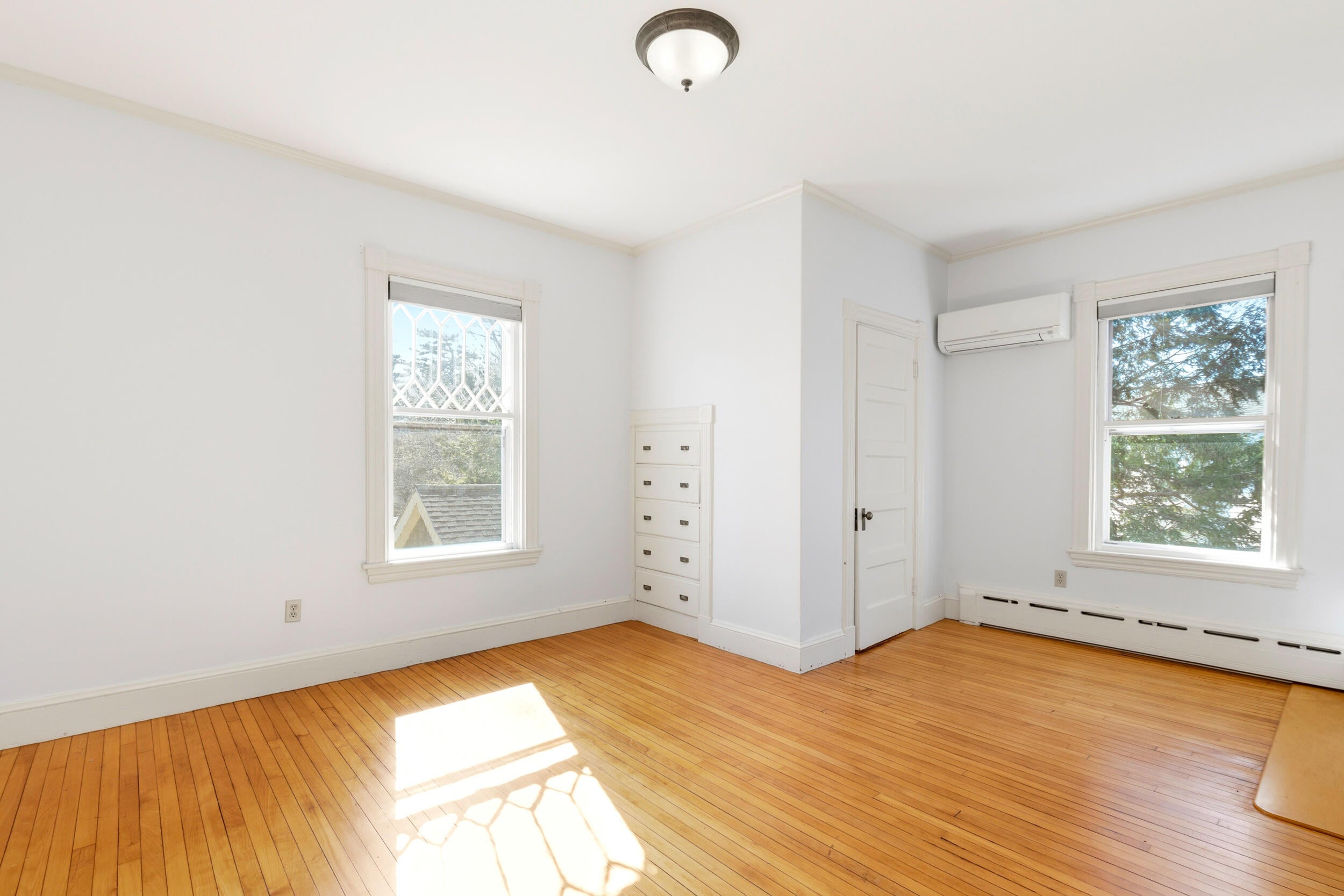 Portland, Maine, 04103, United States, 4 Bedrooms Bedrooms, ,3 BathroomsBathrooms,Residential,Active,2040217