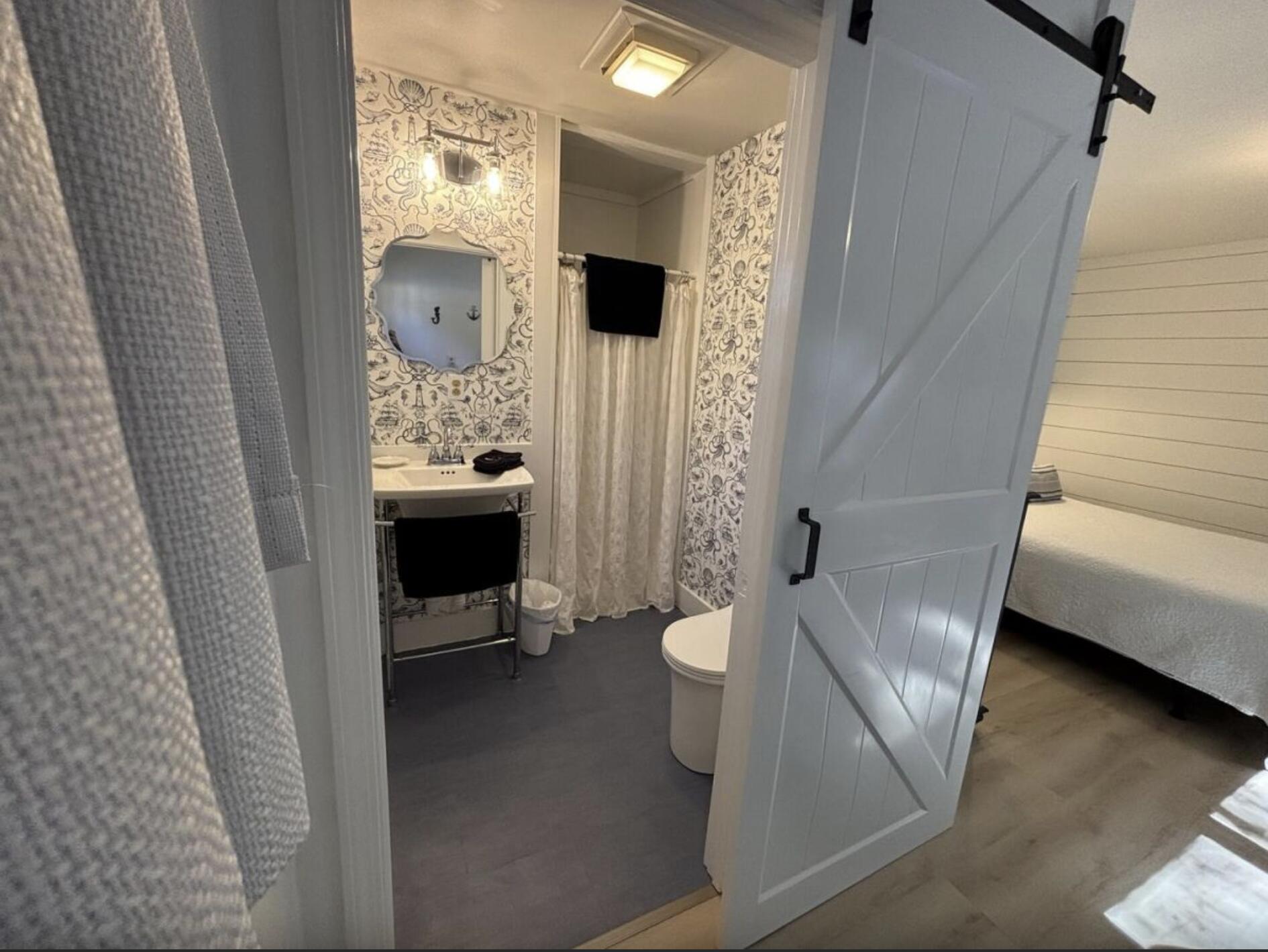 Ogunquit, Maine, 03907, United States, 6 Bedrooms Bedrooms, ,6 BathroomsBathrooms,Residential,Active,2012671