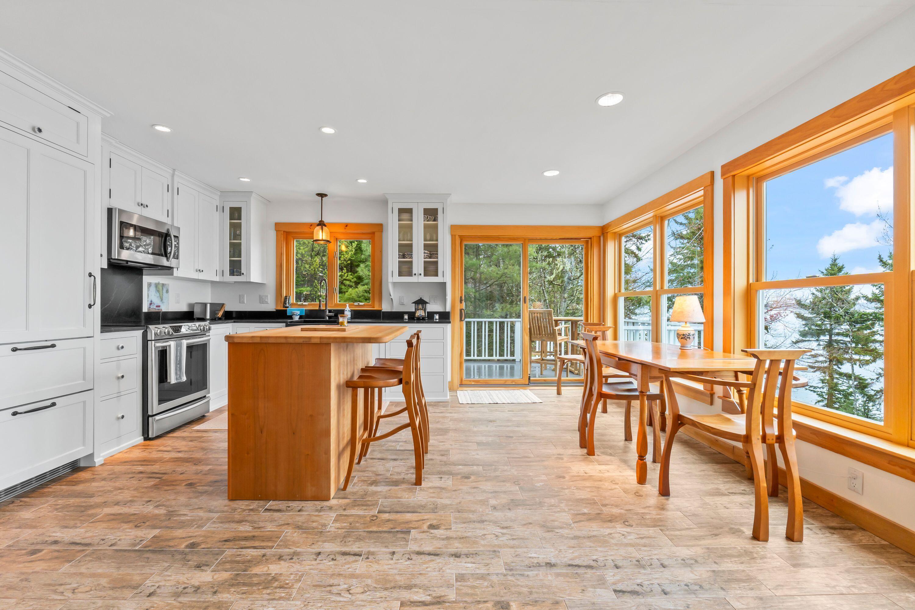 Georgetown, Maine, 04548, United States, 2 Bedrooms Bedrooms, ,3 BathroomsBathrooms,Residential,Active,1798245