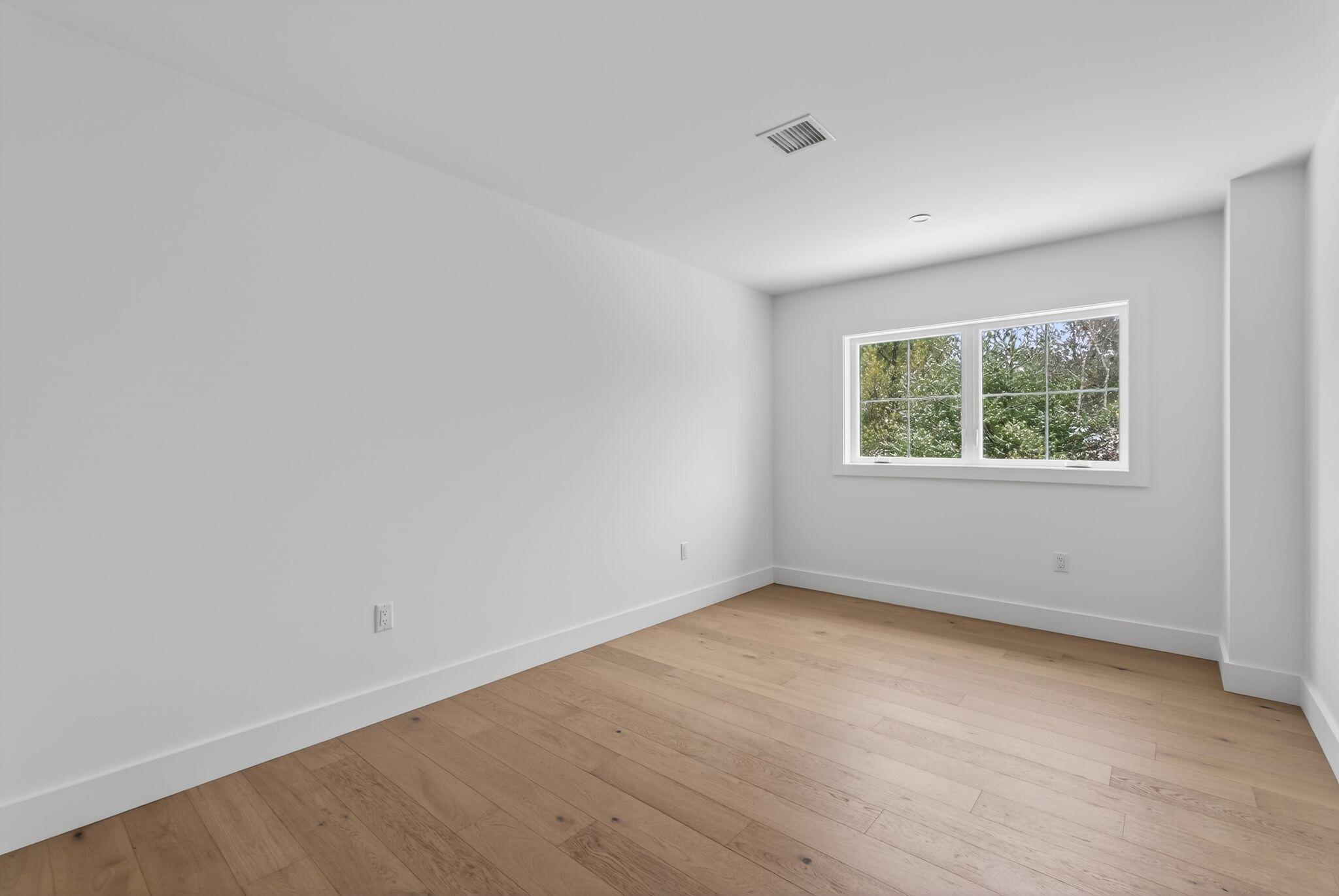 Falmouth, Maine, 04105, United States, 4 Bedrooms Bedrooms, ,4 BathroomsBathrooms,Residential,Active,2001079