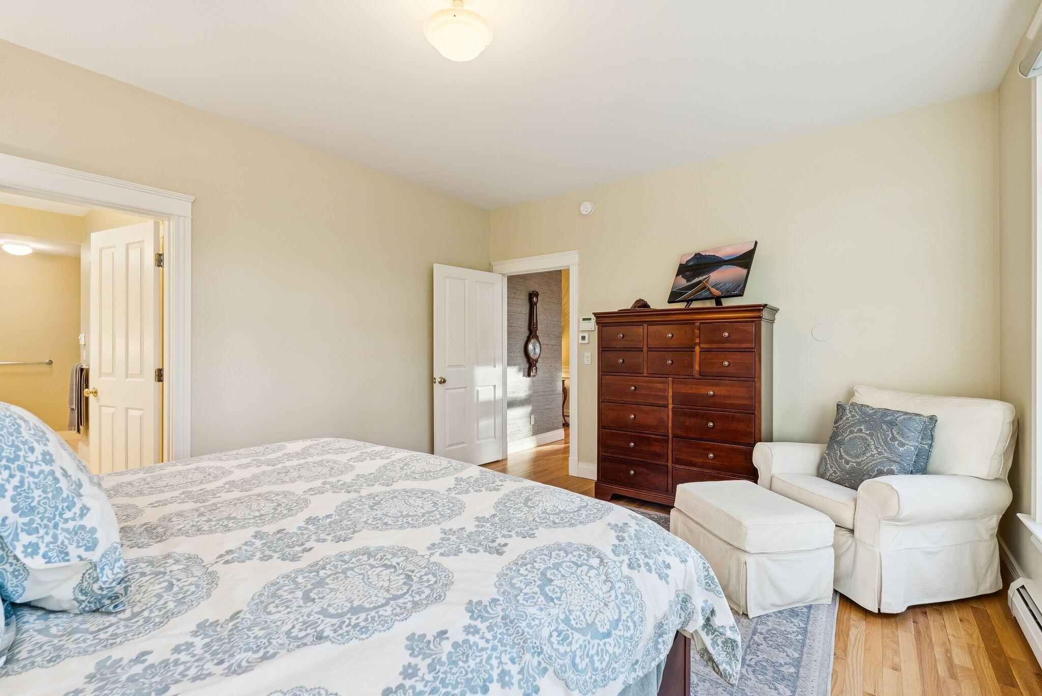 Falmouth, Maine, 04105, United States, 5 Bedrooms Bedrooms, ,4 BathroomsBathrooms,Residential,Active,2002327