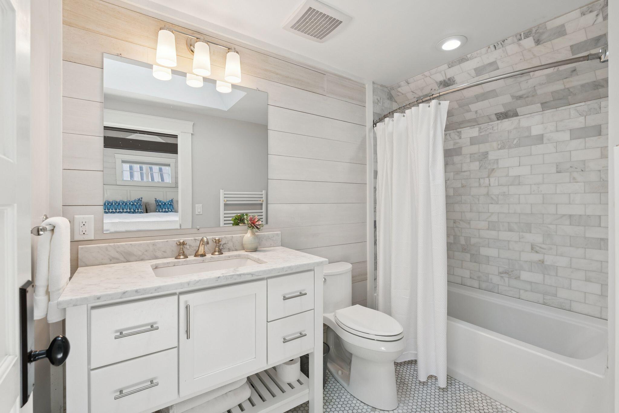 Falmouth, Maine, 04105, United States, 5 Bedrooms Bedrooms, ,4 BathroomsBathrooms,Residential,Active,1961947