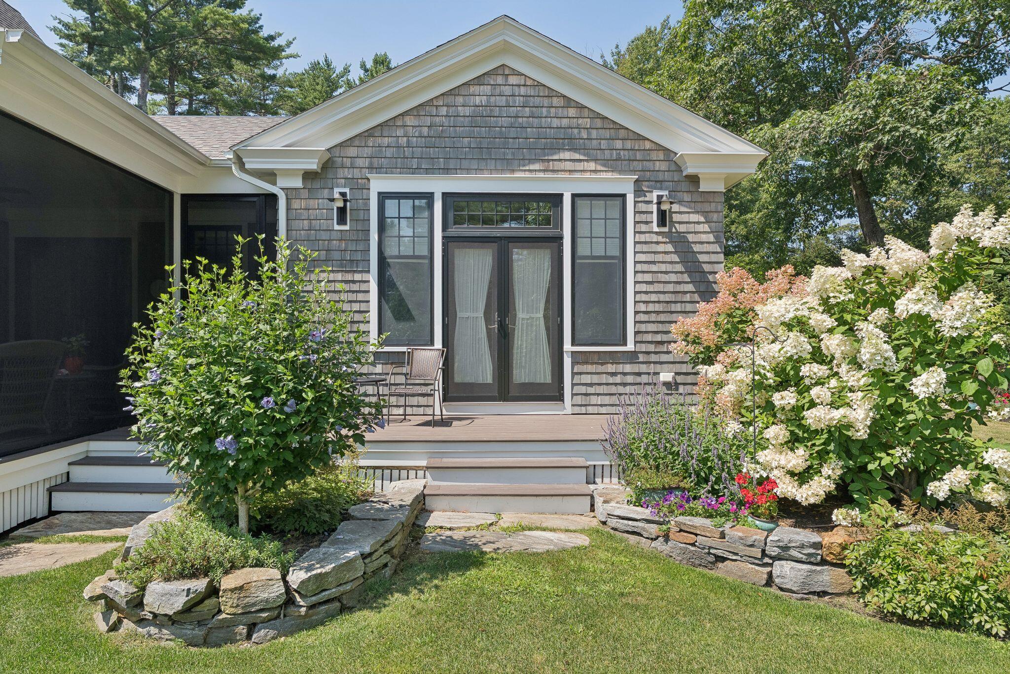 Falmouth, Maine, 04105, United States, 5 Bedrooms Bedrooms, ,6 BathroomsBathrooms,Residential,Active,1952276