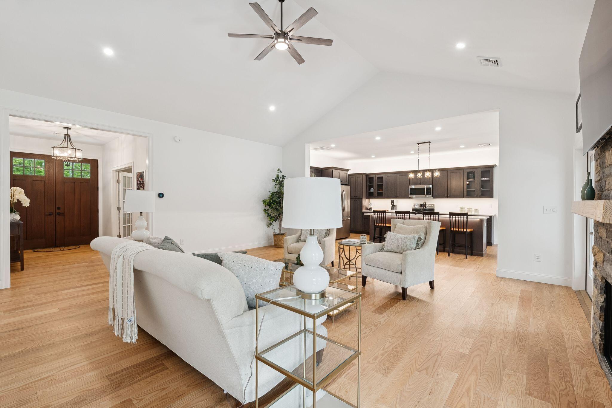 Buxton, Maine, 04093, United States, 4 Bedrooms Bedrooms, ,4 BathroomsBathrooms,Residential,Active,1909608