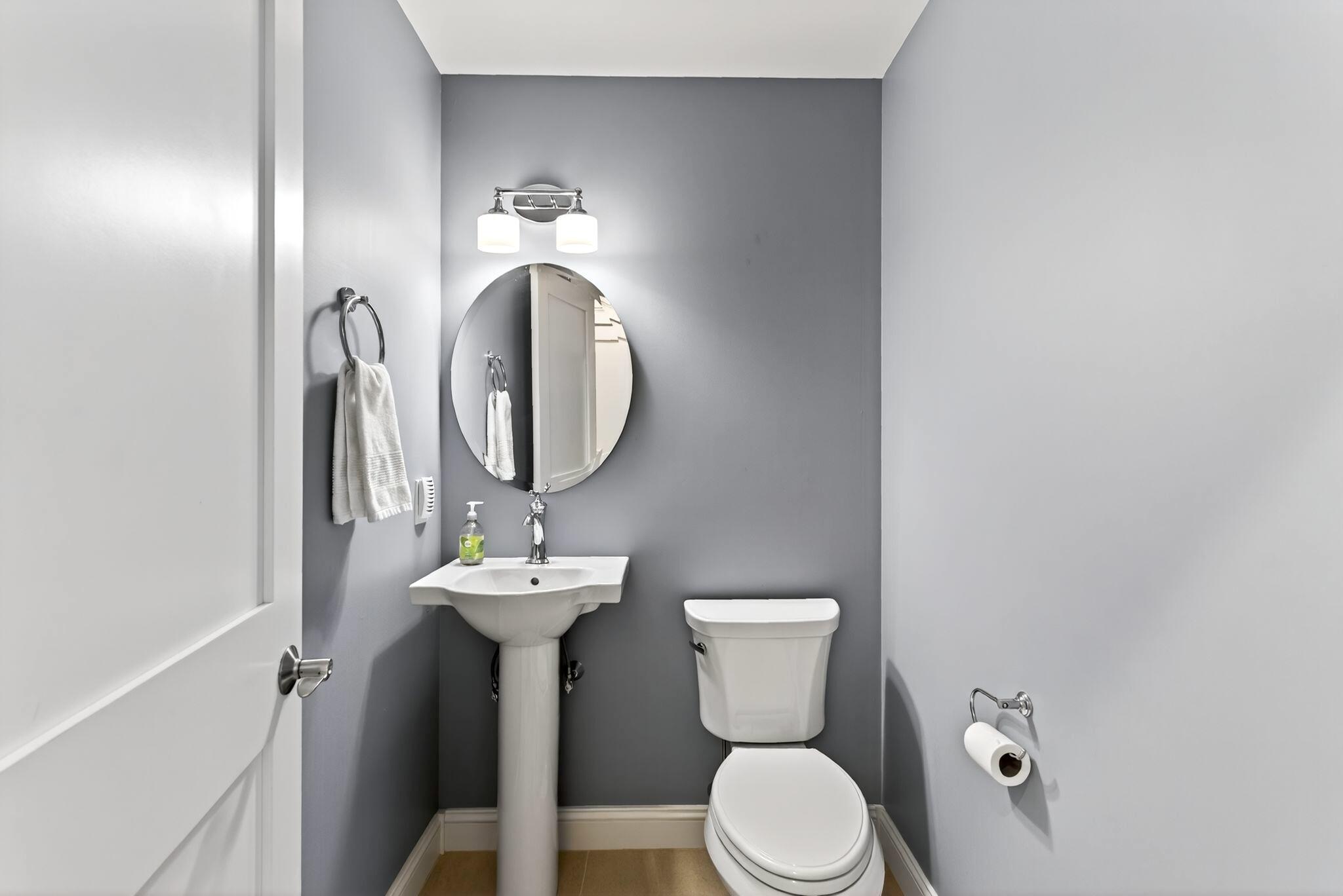 Falmouth, Maine, 04105, United States, 3 Bedrooms Bedrooms, ,4 BathroomsBathrooms,Residential,Active,1998574