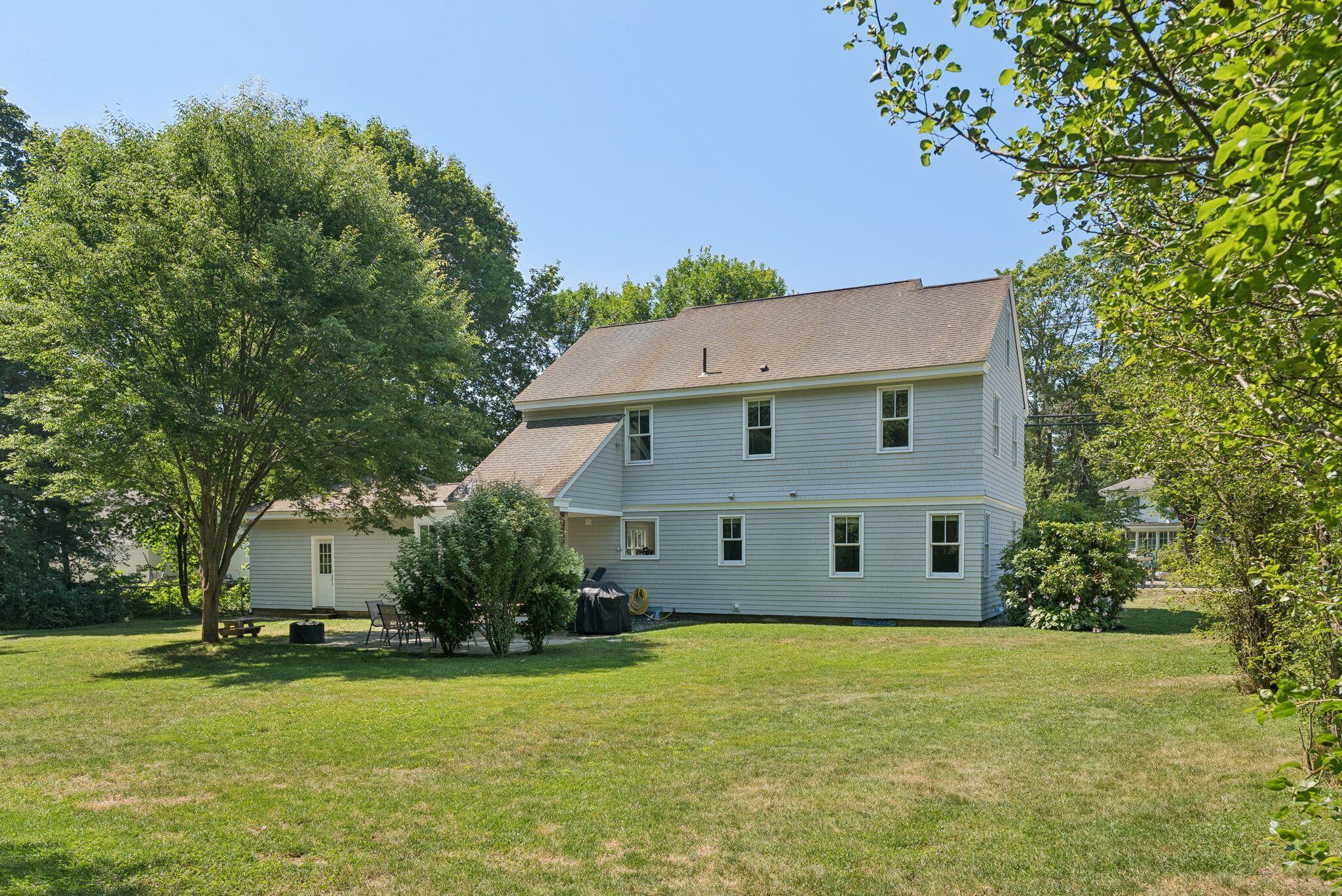 Falmouth, Maine, 04105, United States, 4 Bedrooms Bedrooms, ,3 BathroomsBathrooms,Residential,Pending,1903217
