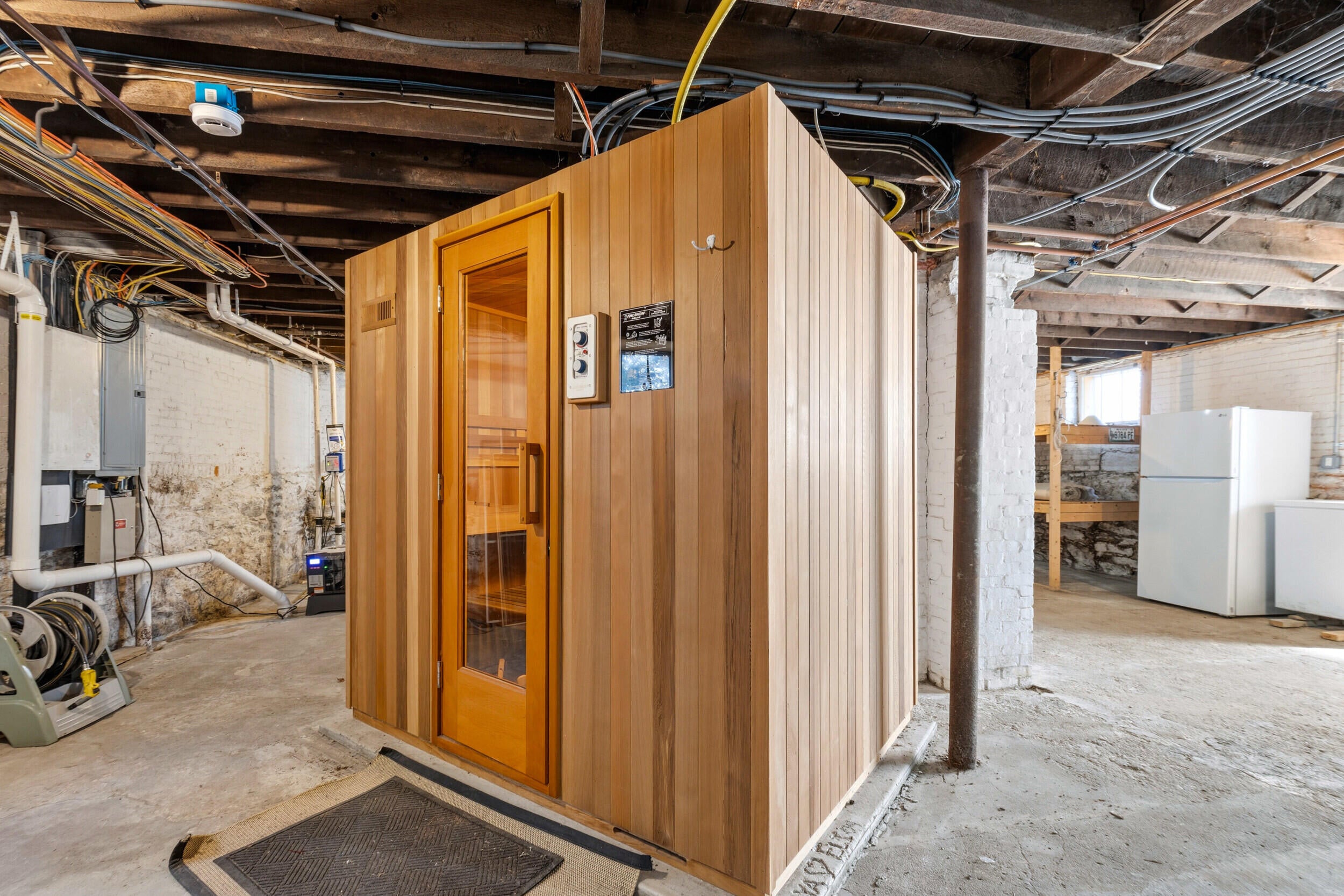 Portland, Maine, 04103, United States, 4 Bedrooms Bedrooms, ,3 BathroomsBathrooms,Residential,Active,2040217