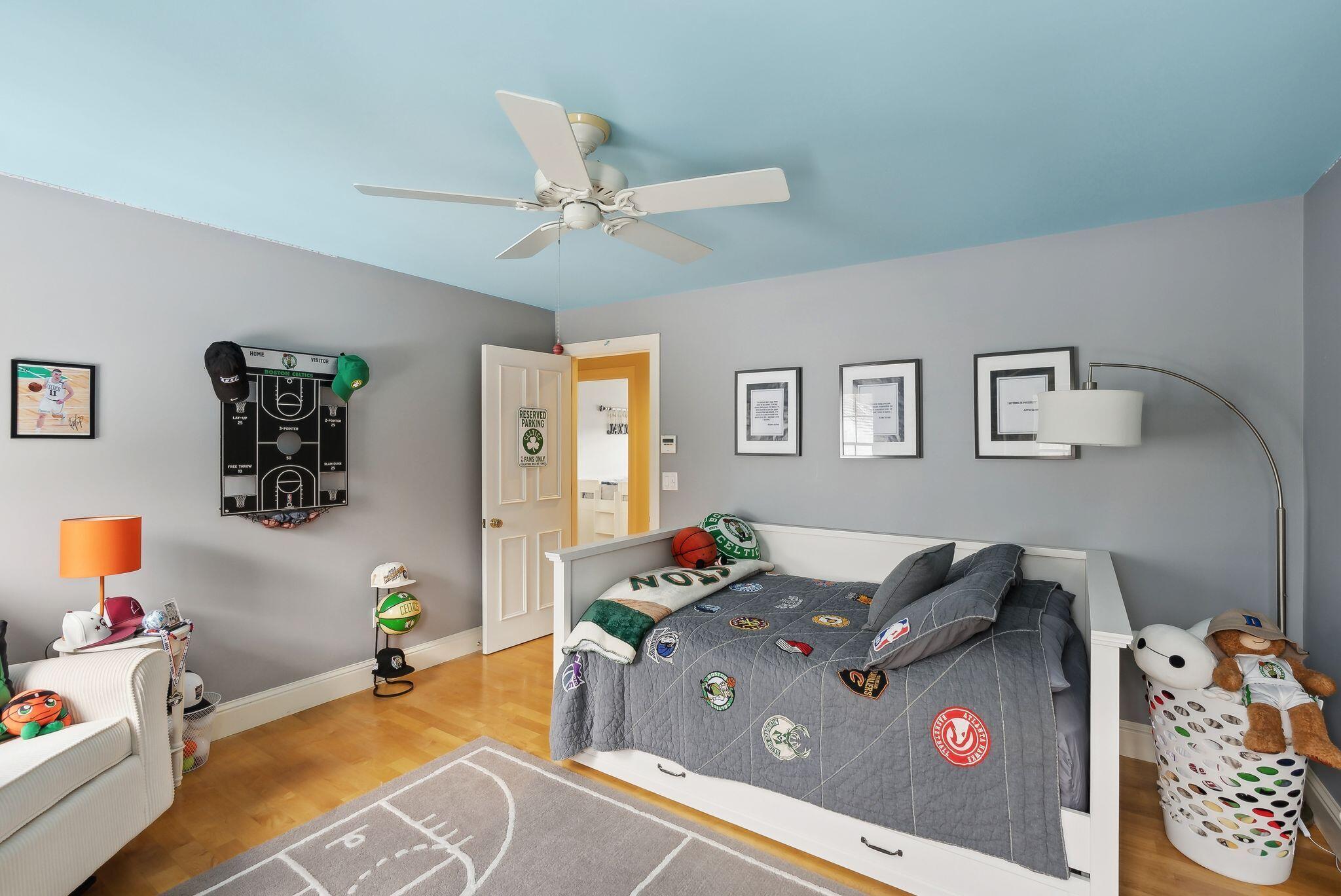 Cumberland, Maine, 04110, United States, 4 Bedrooms Bedrooms, ,5 BathroomsBathrooms,Residential,Active,1886783