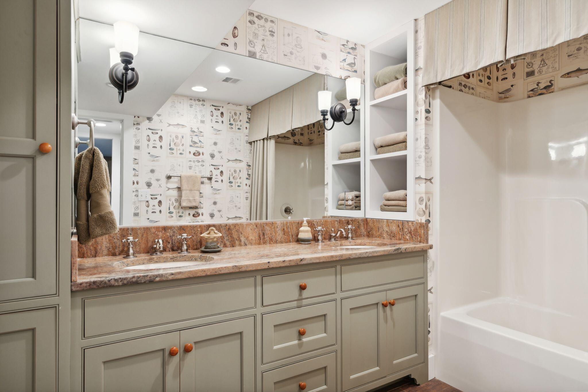 Naples, Maine, 04055, United States, 9 Bedrooms Bedrooms, ,8 BathroomsBathrooms,Residential,Active,1905064