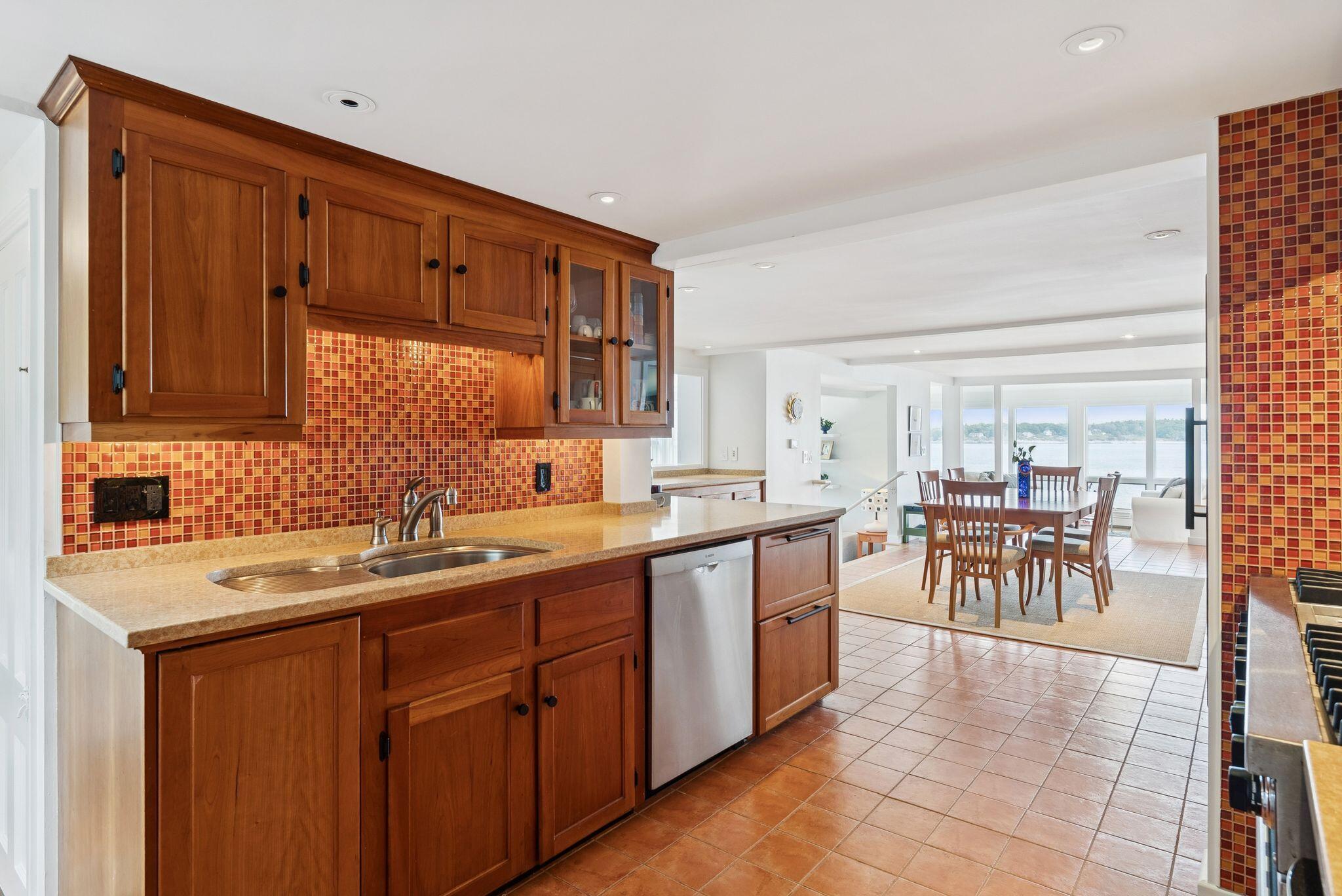 South Portland, Maine, 04106, United States, 2 Bedrooms Bedrooms, ,2 BathroomsBathrooms,Residential,Active,2013638