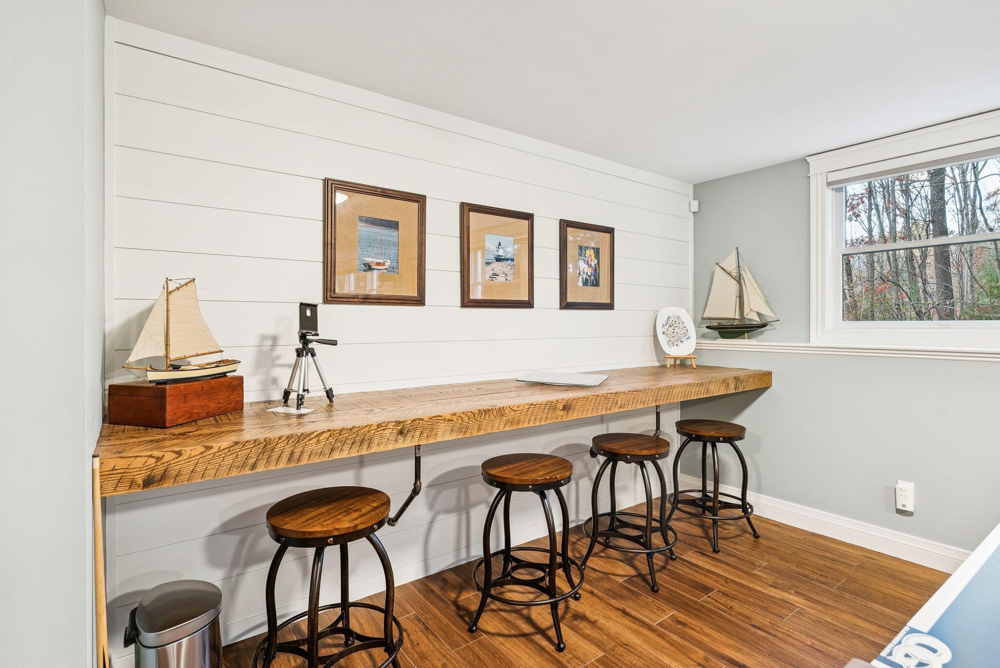 Falmouth, Maine, 04105, United States, 5 Bedrooms Bedrooms, ,4 BathroomsBathrooms,Residential,Active,2002327