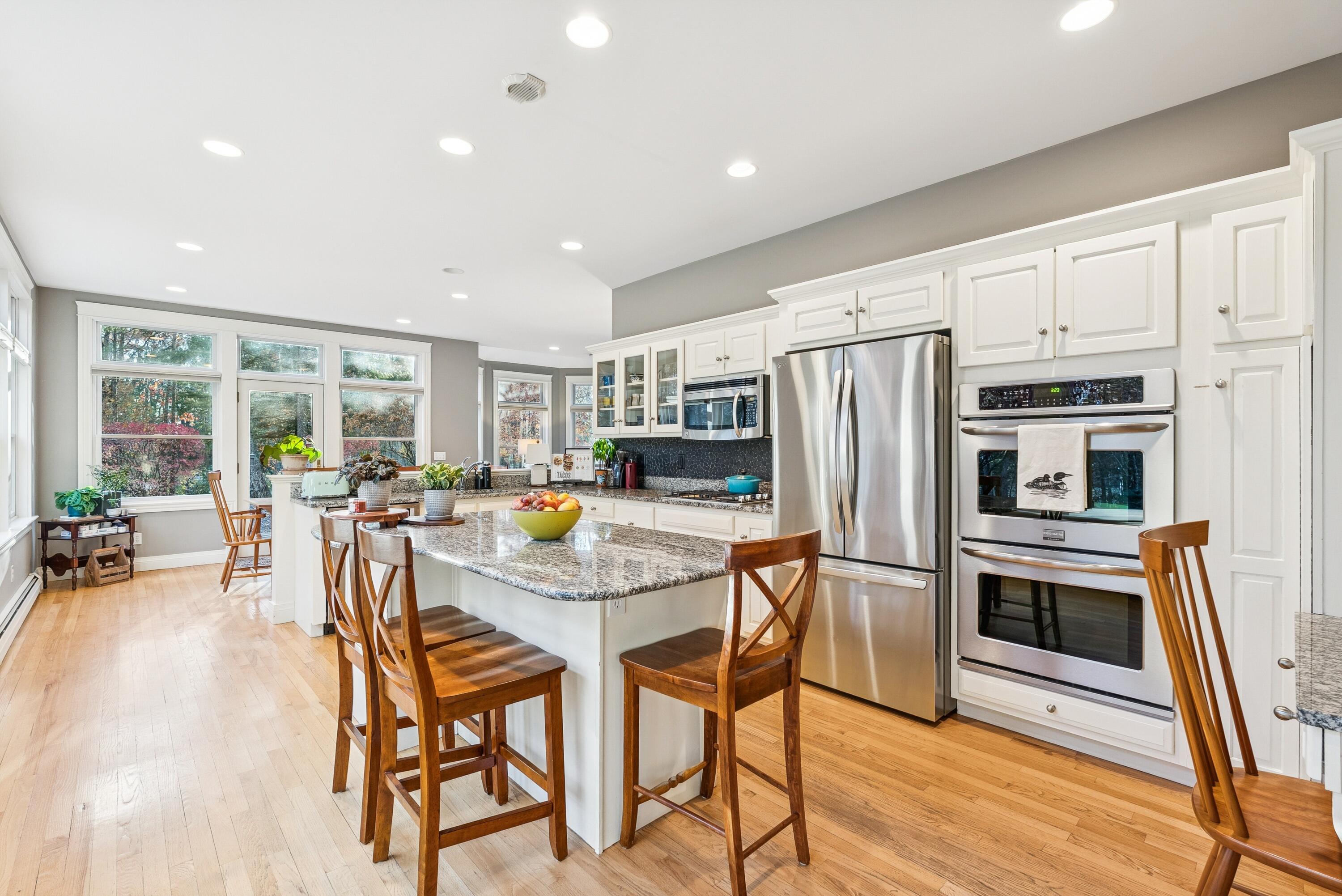 Falmouth, Maine, 04105, United States, 5 Bedrooms Bedrooms, ,4 BathroomsBathrooms,Residential,Active,2002327