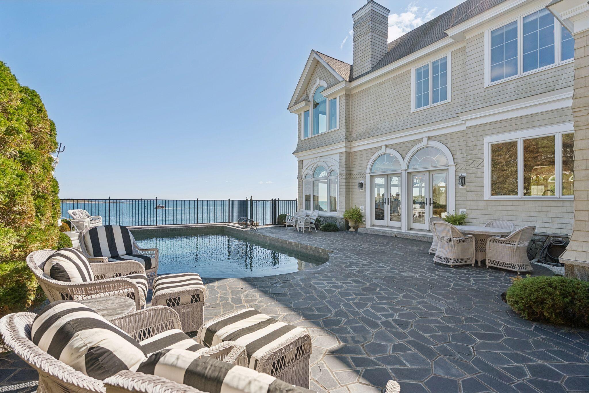 South Portland, Maine, 04106, United States, 3 Bedrooms Bedrooms, ,5 BathroomsBathrooms,Residential,Active,1954023