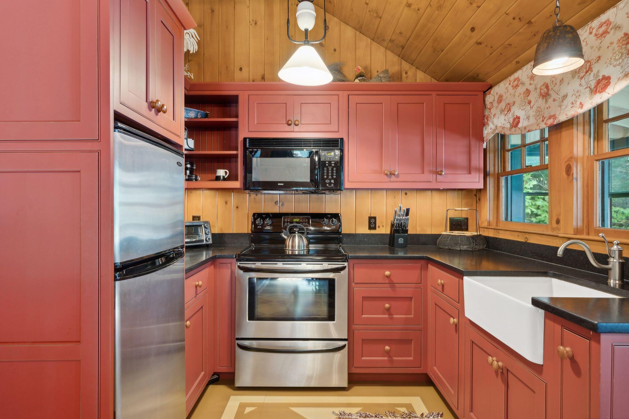 Naples, Maine, 04055, United States, 9 Bedrooms Bedrooms, ,8 BathroomsBathrooms,Residential,Active,1905064